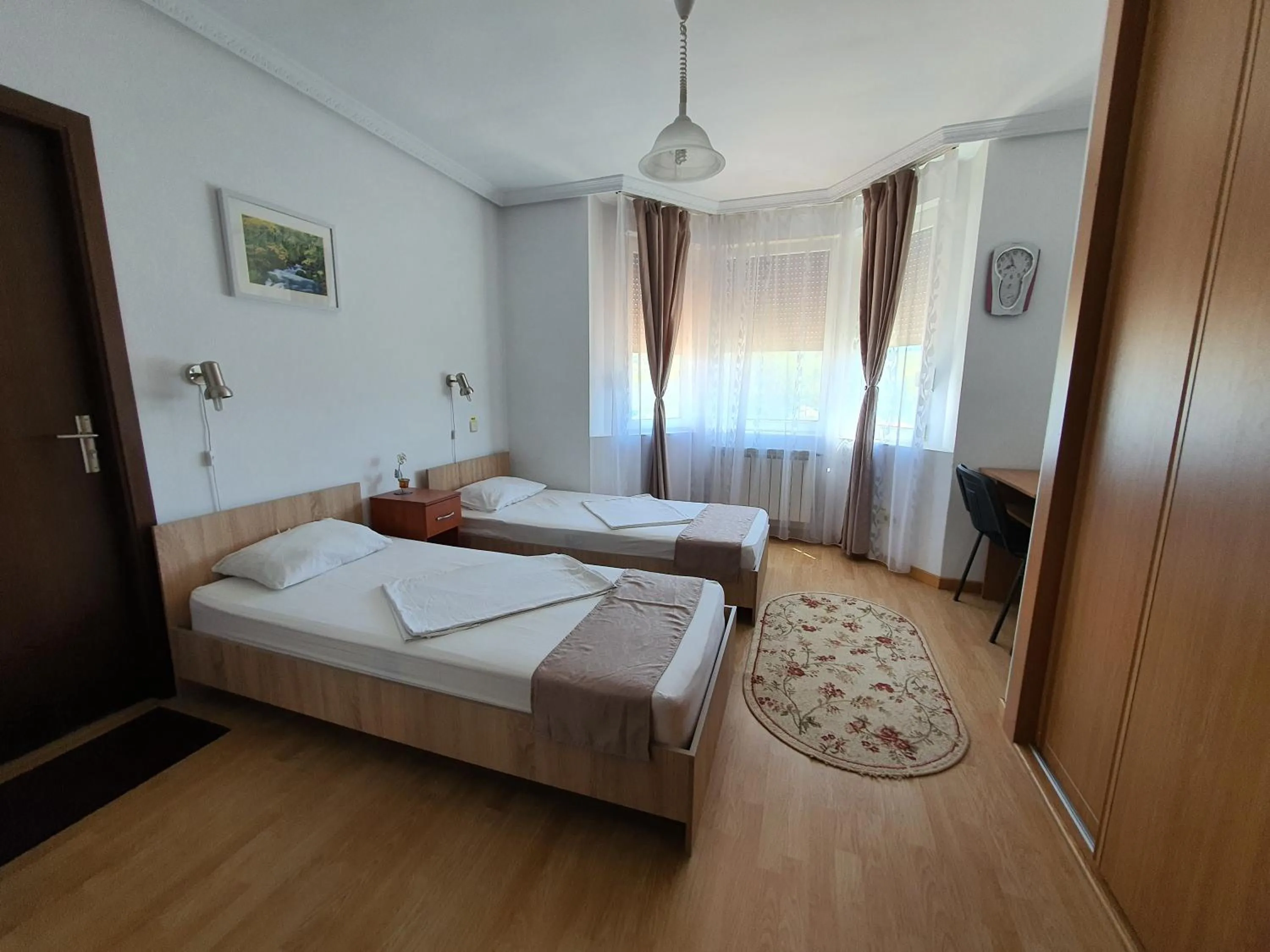 Bed in Pensiunea Stan