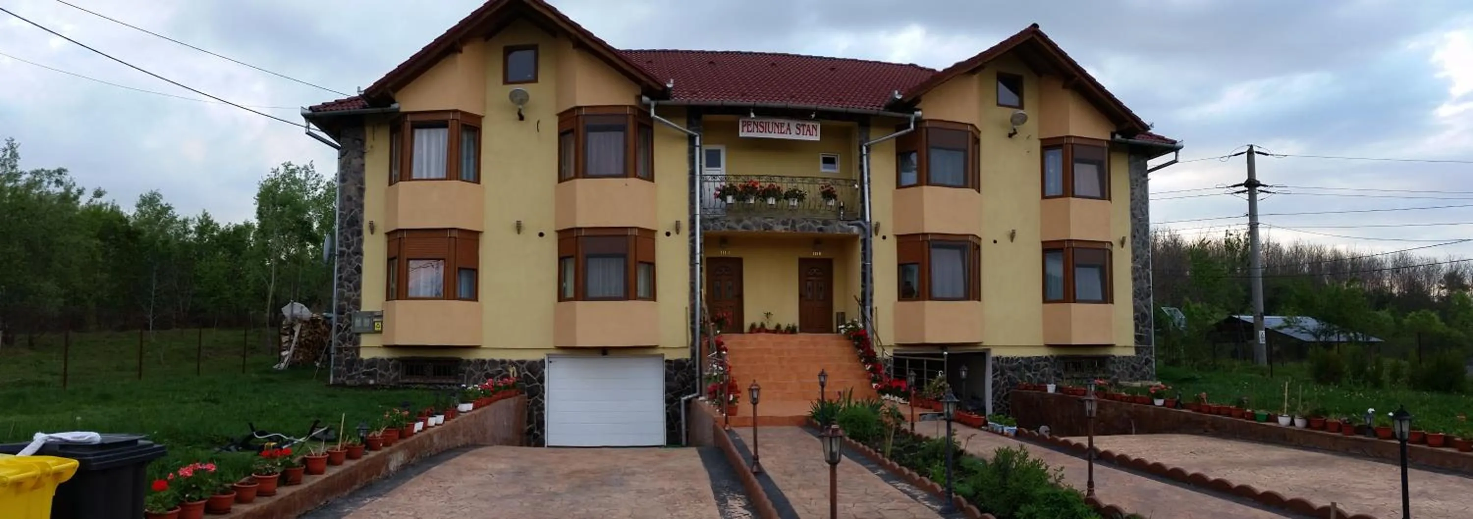 Facade/entrance in Pensiunea Stan