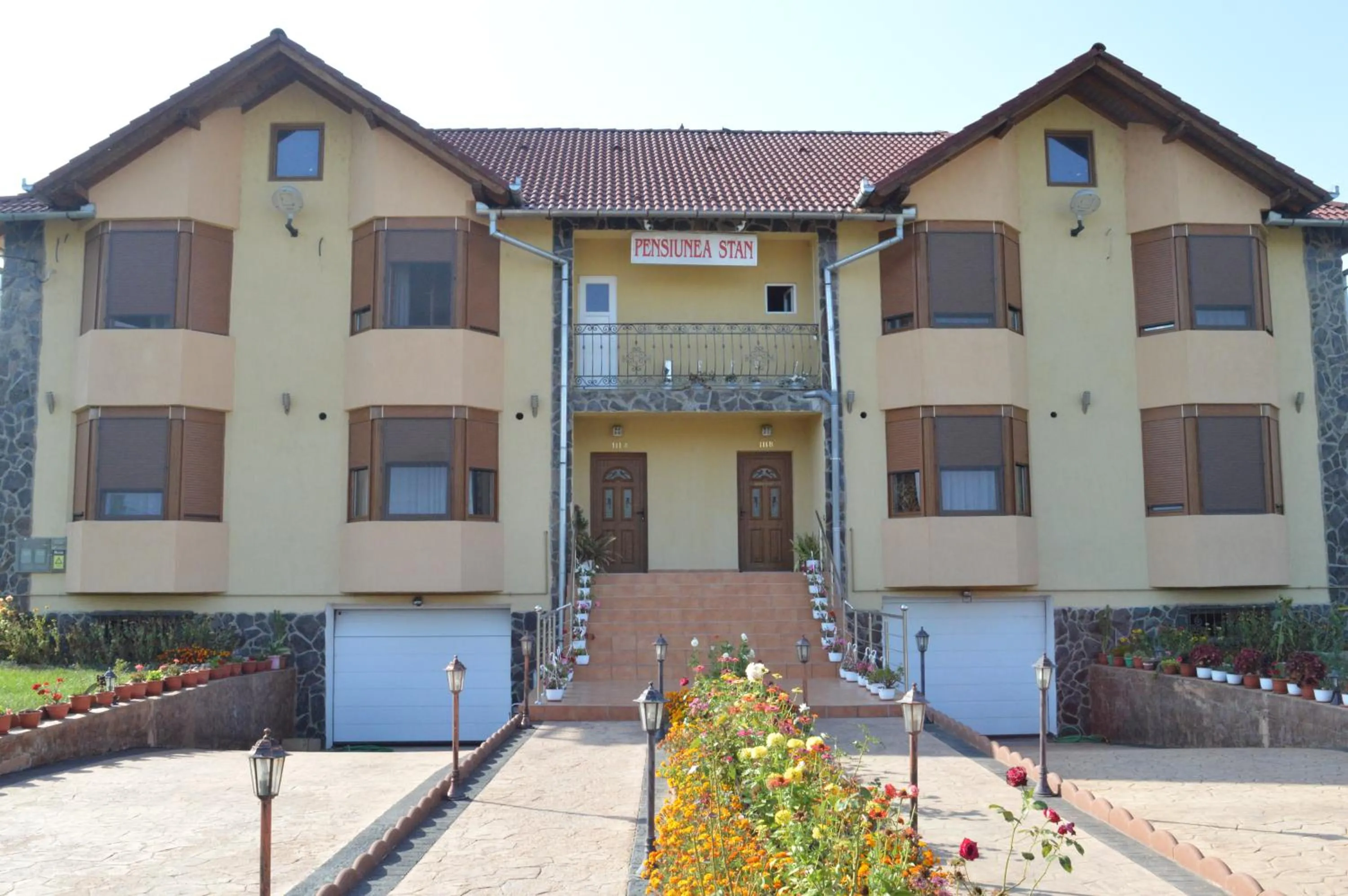 Property building in Pensiunea Stan