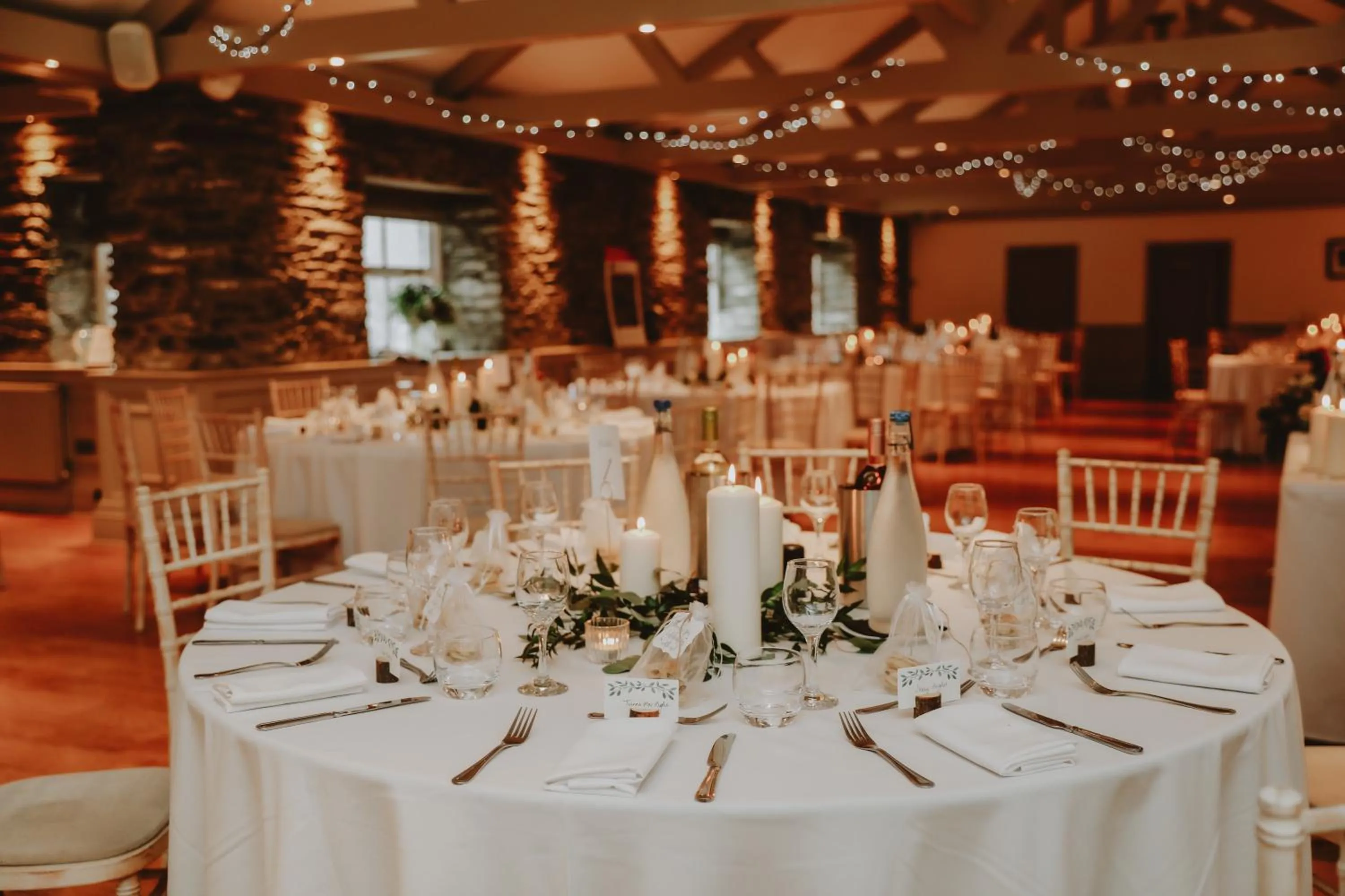 Restaurant/places to eat in Gwesty'r Emlyn Hotel