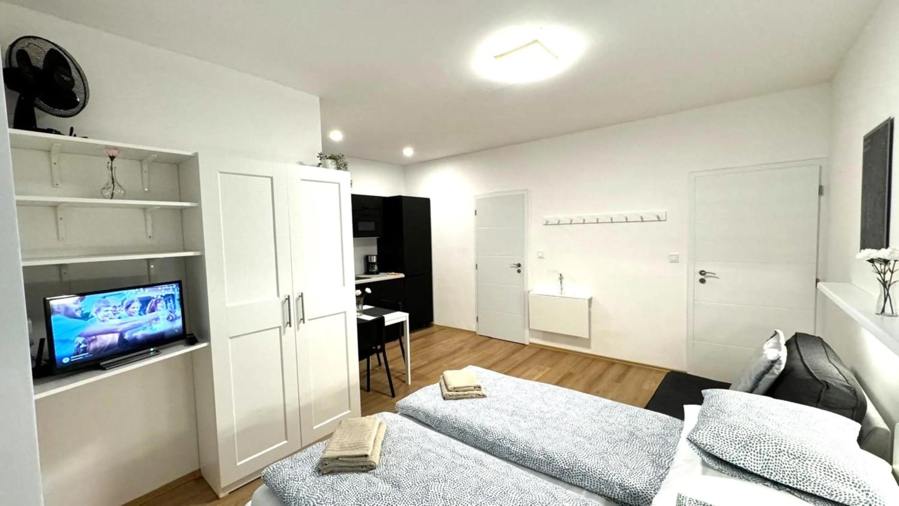 Bedroom in Hillside Studios
