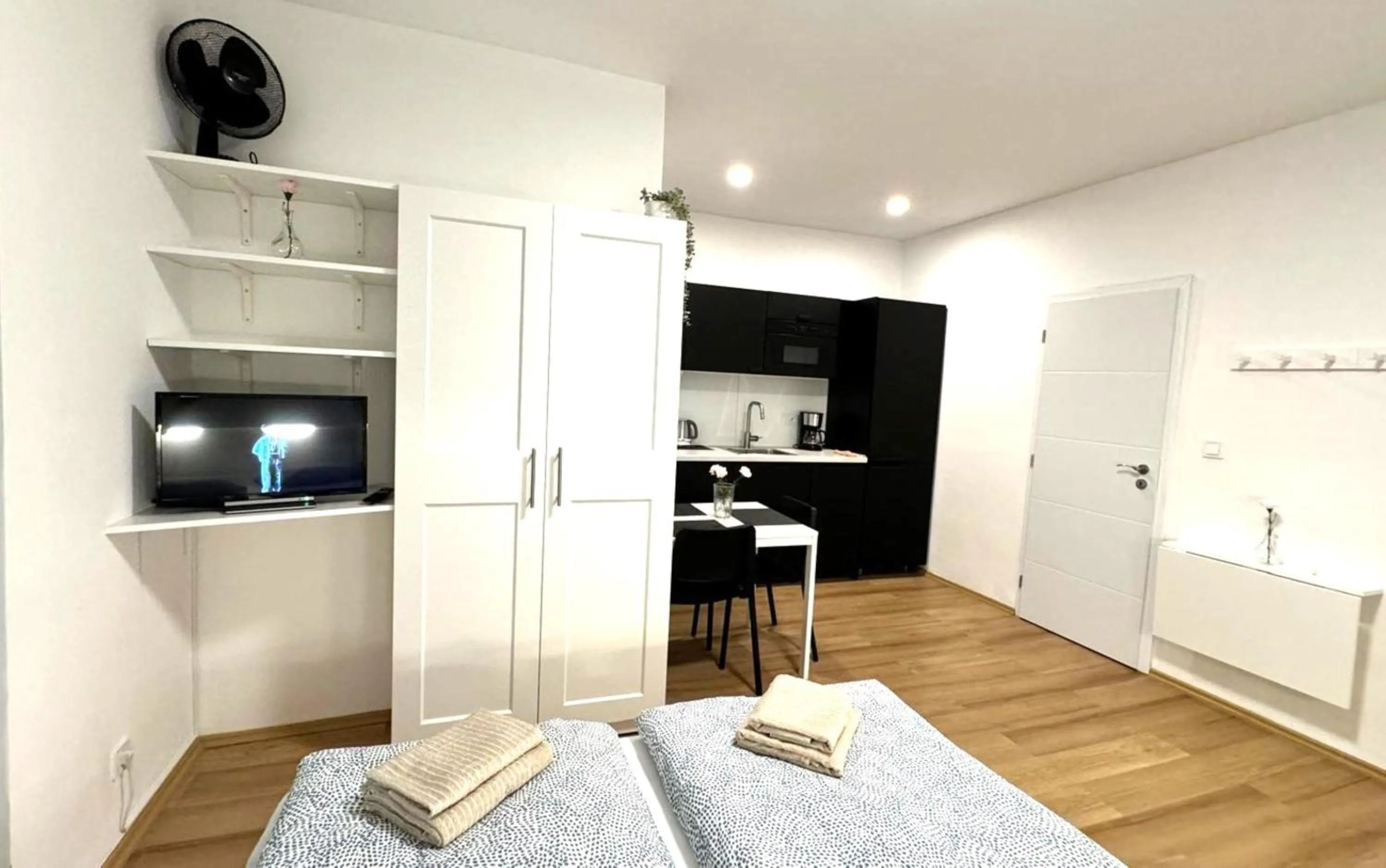 Bedroom in Hillside Studios