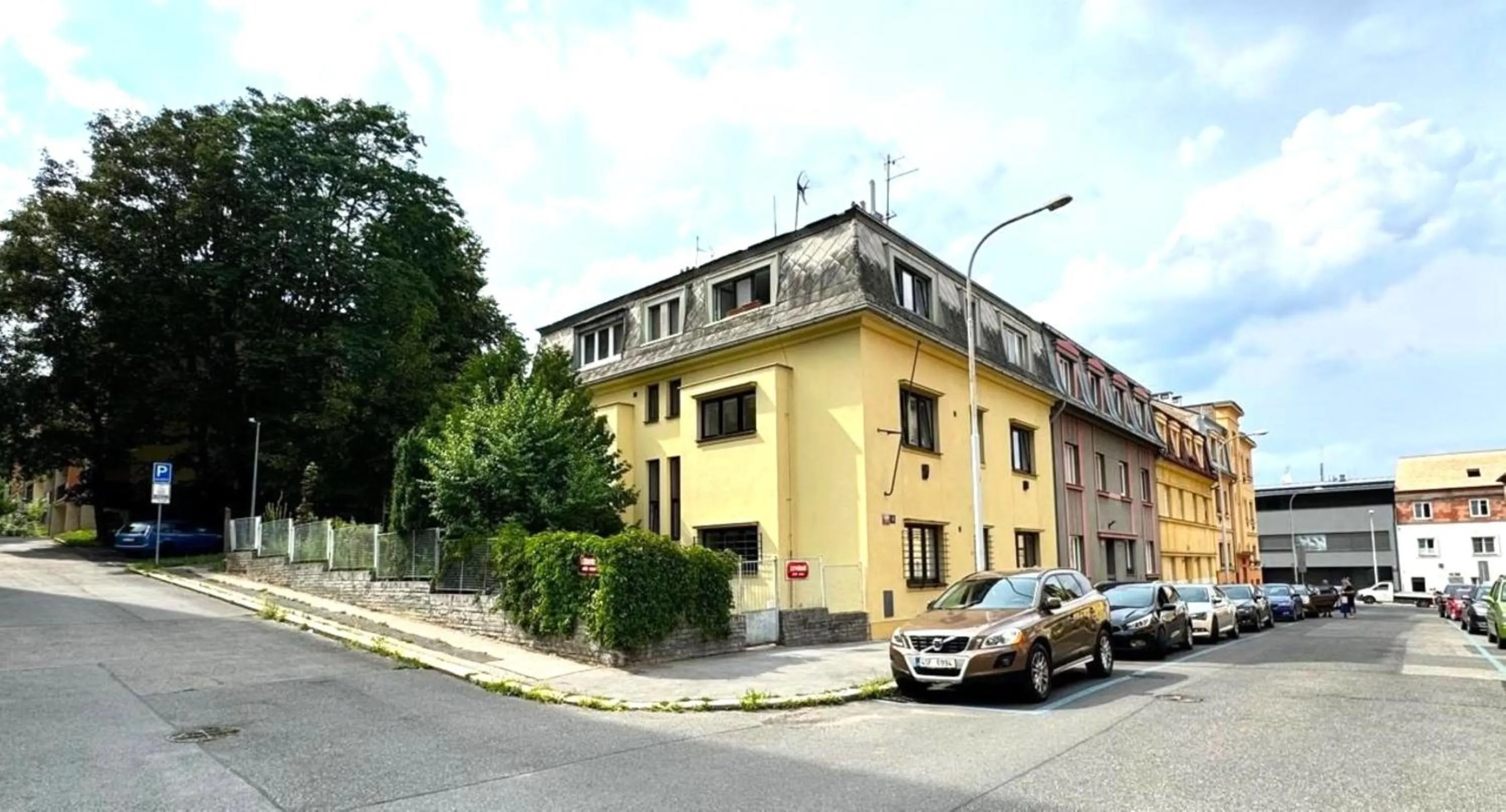 Property building in Hillside Studios