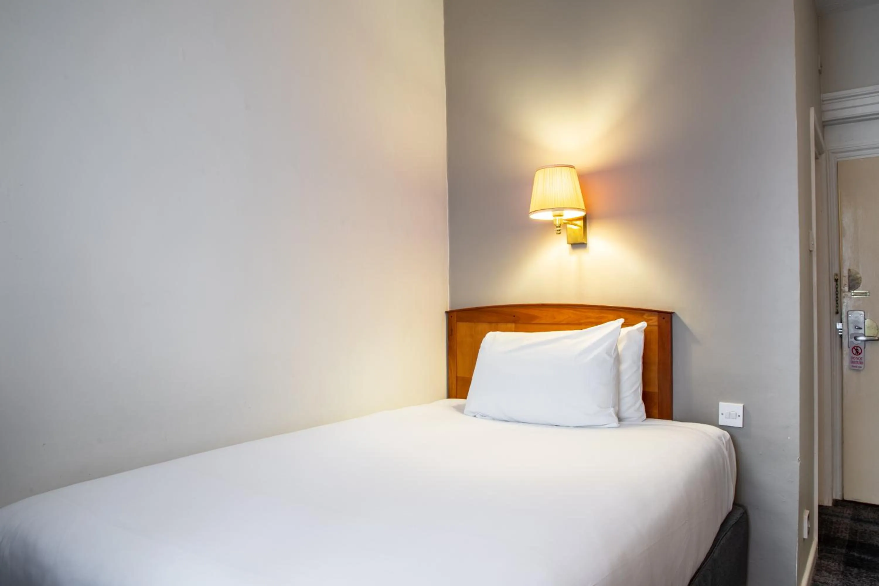 Bed in Arnos Manor Hotel