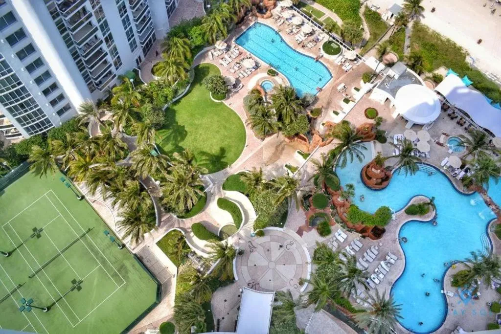 Bird's eye view in Deluxe Studio Balcony Bay View Amazing Pool