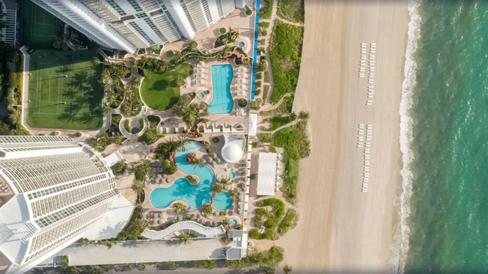 Bird's eye view in Deluxe Studio Balcony Bay View Amazing Pool