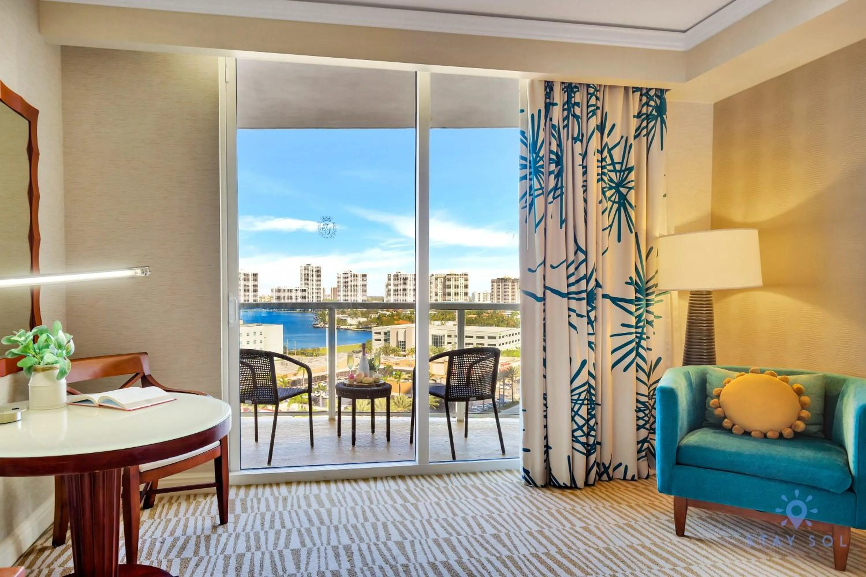 Balcony/Terrace in Deluxe Studio Balcony Bay View Amazing Pool