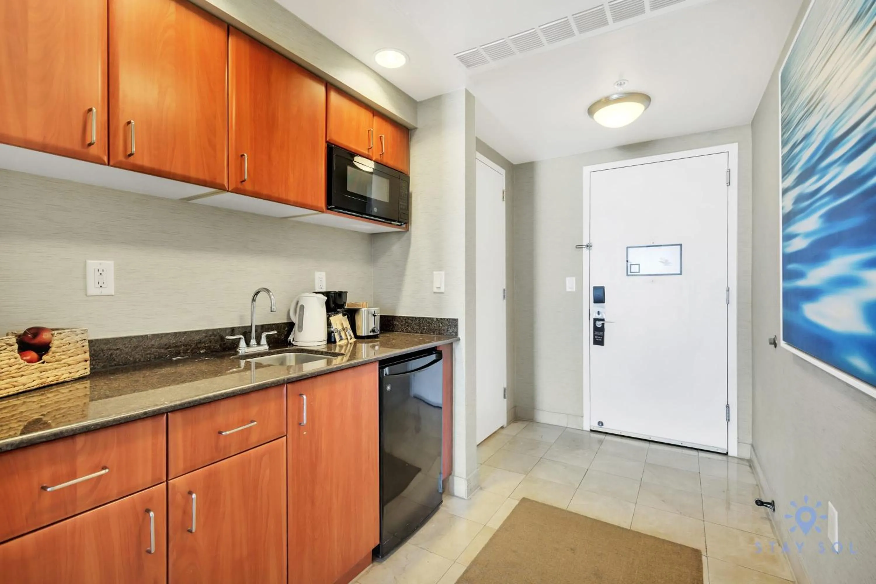 Kitchen or kitchenette in Deluxe Studio Balcony Bay View Amazing Pool