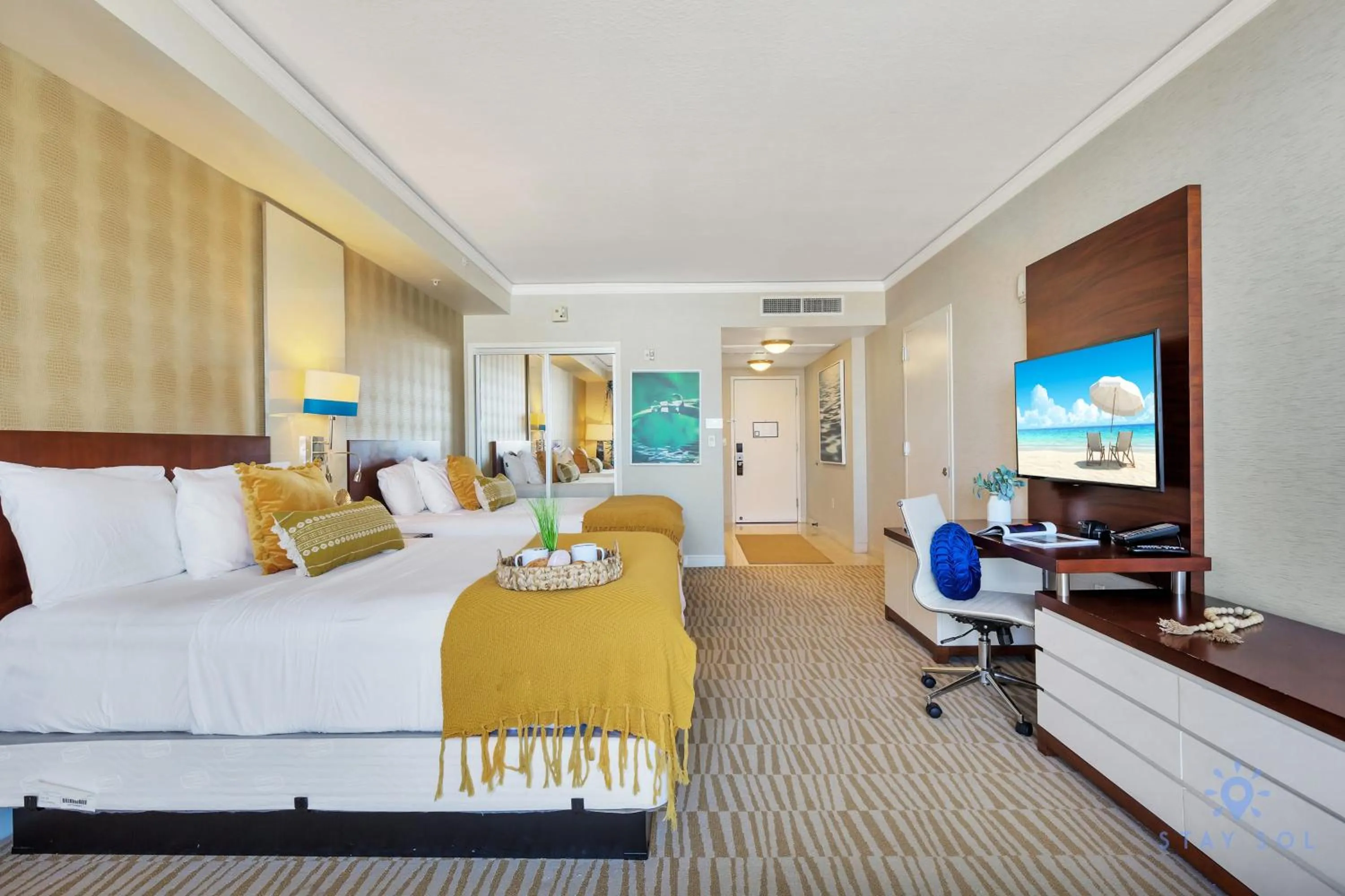 Bedroom in Deluxe Studio Balcony Bay View Amazing Pool