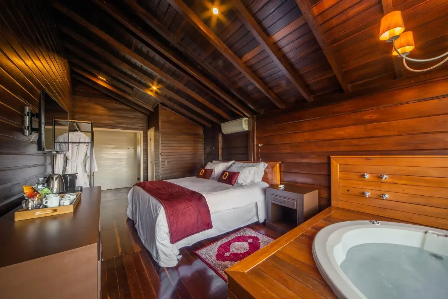 Double Room with Lake View - single occupancy in Divisa Experience Resort Double Room with Lake View - single occupancy in Divisa Experience Resort