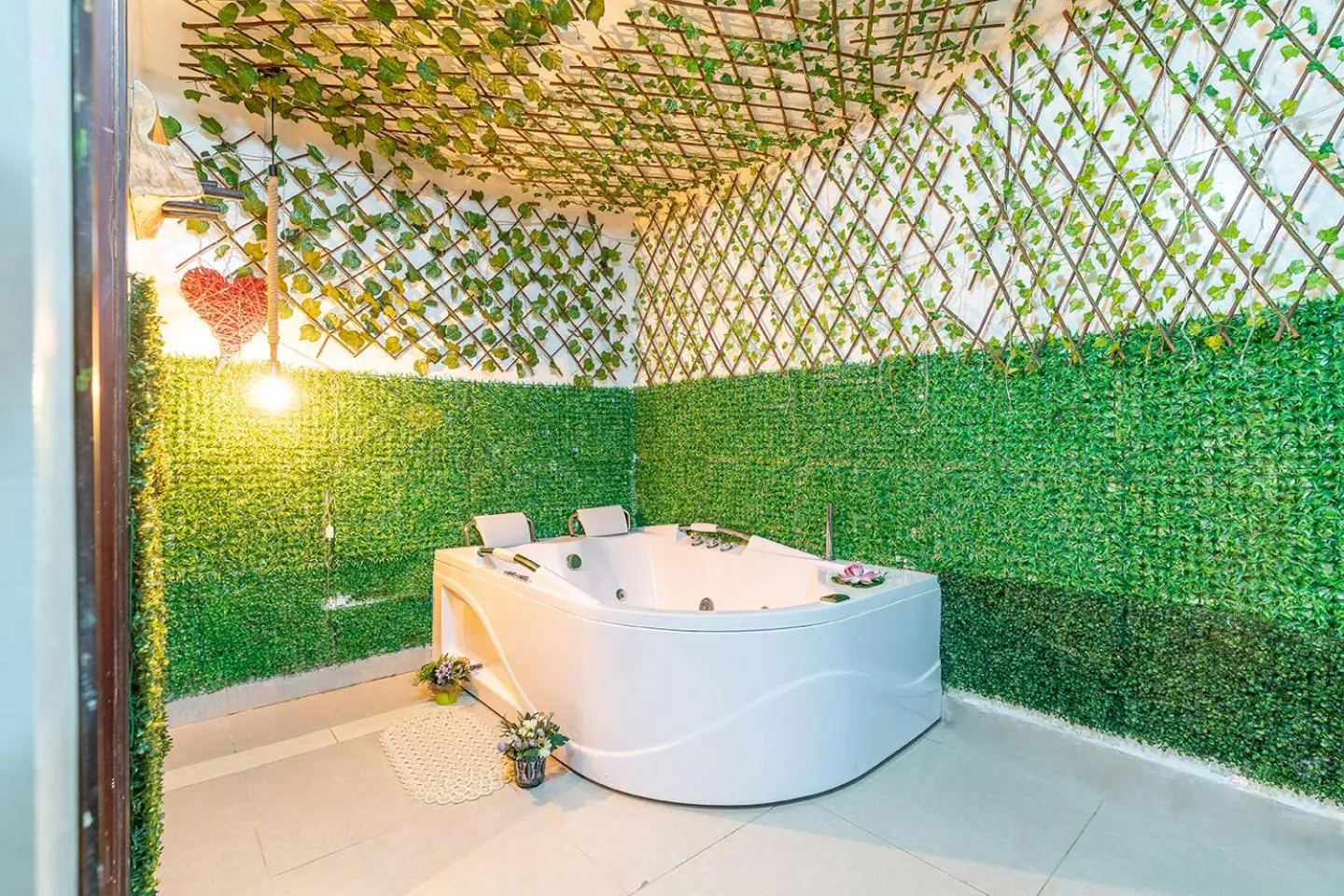 Hot Tub in Jardin de Provenza