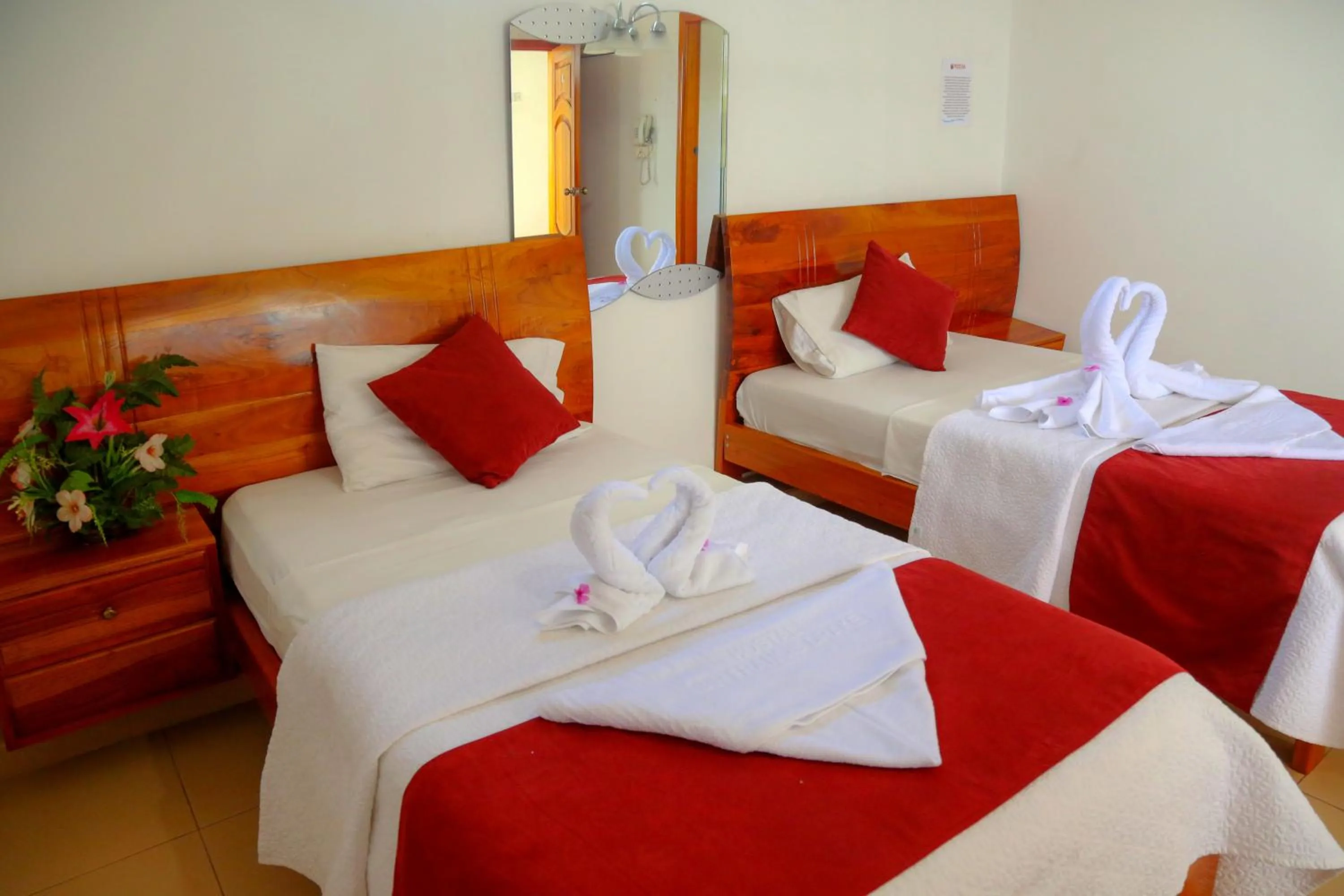 Restaurant/places to eat, Bed in Hostal Sir Francis Drake