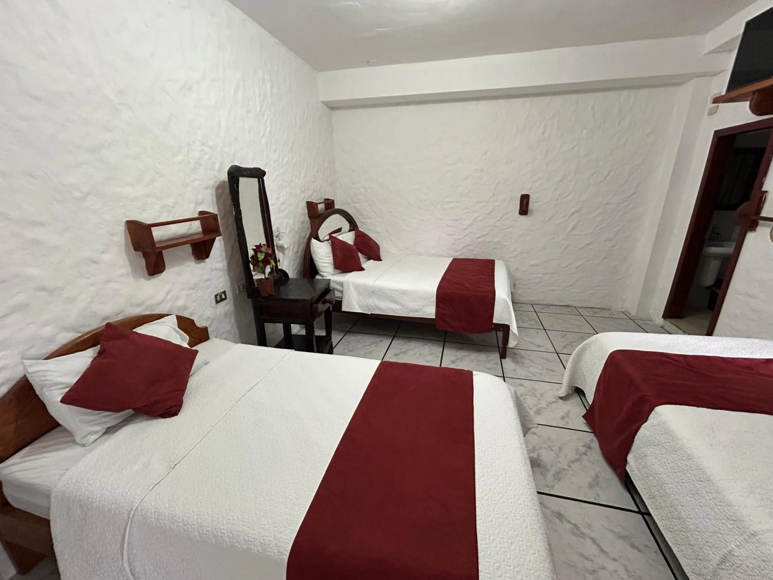 Bed in Hostal Sir Francis Drake