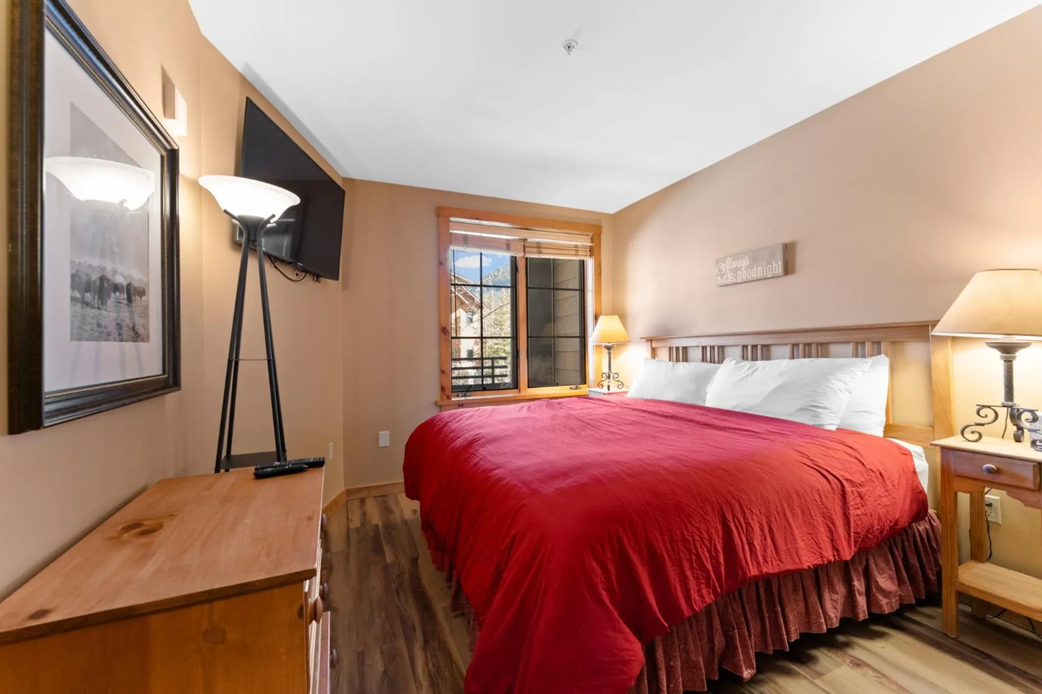 Other, Bed in Dakota Lodge 8482