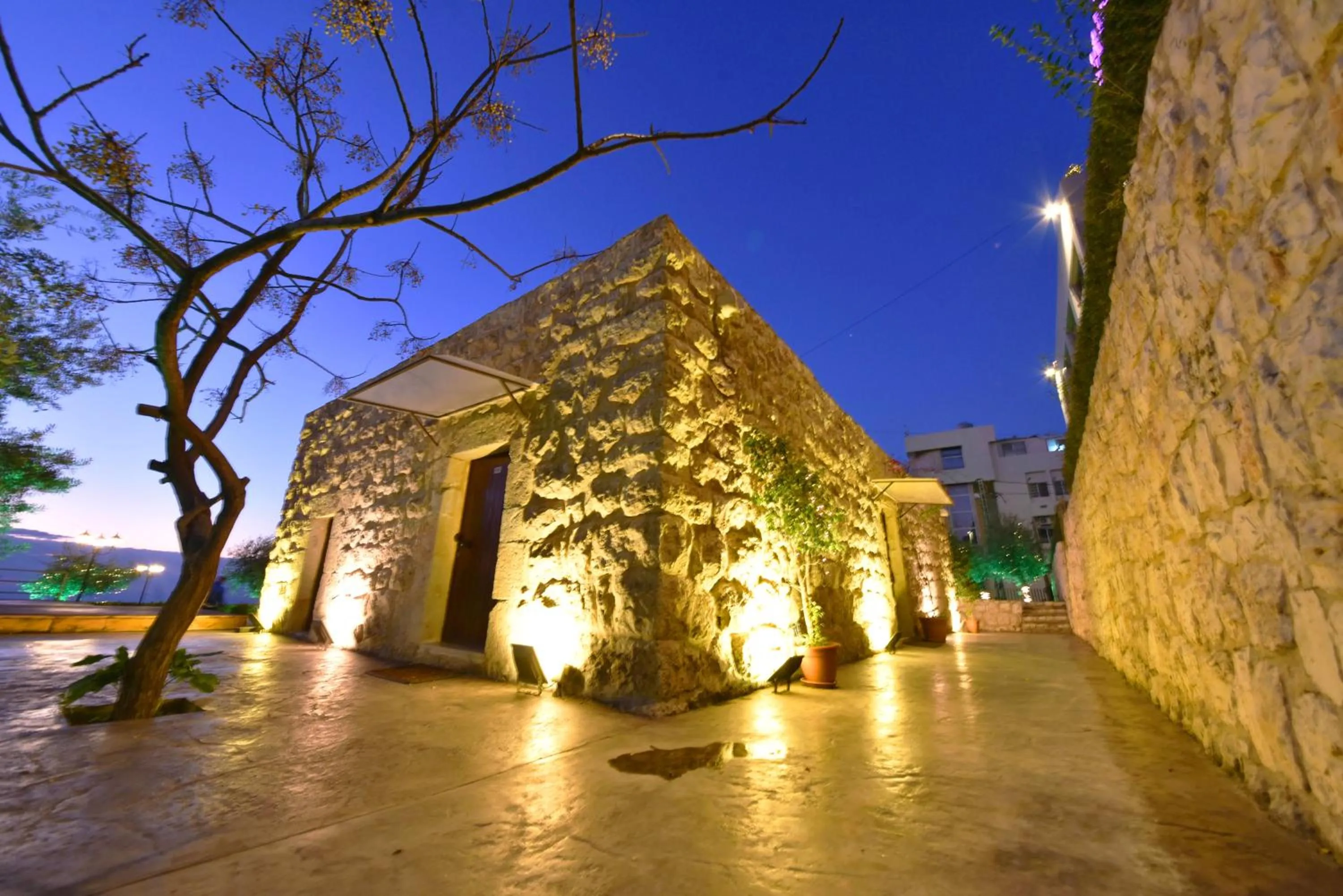 VU'Z Hotel