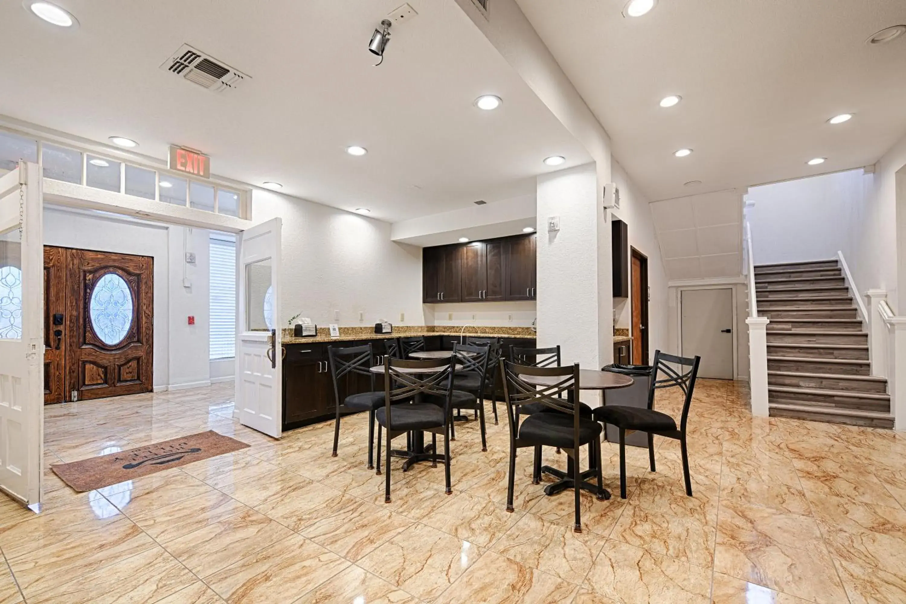 Lobby or reception in Hotel Dilley Grand Lobby or reception in Hotel Dilley Grand