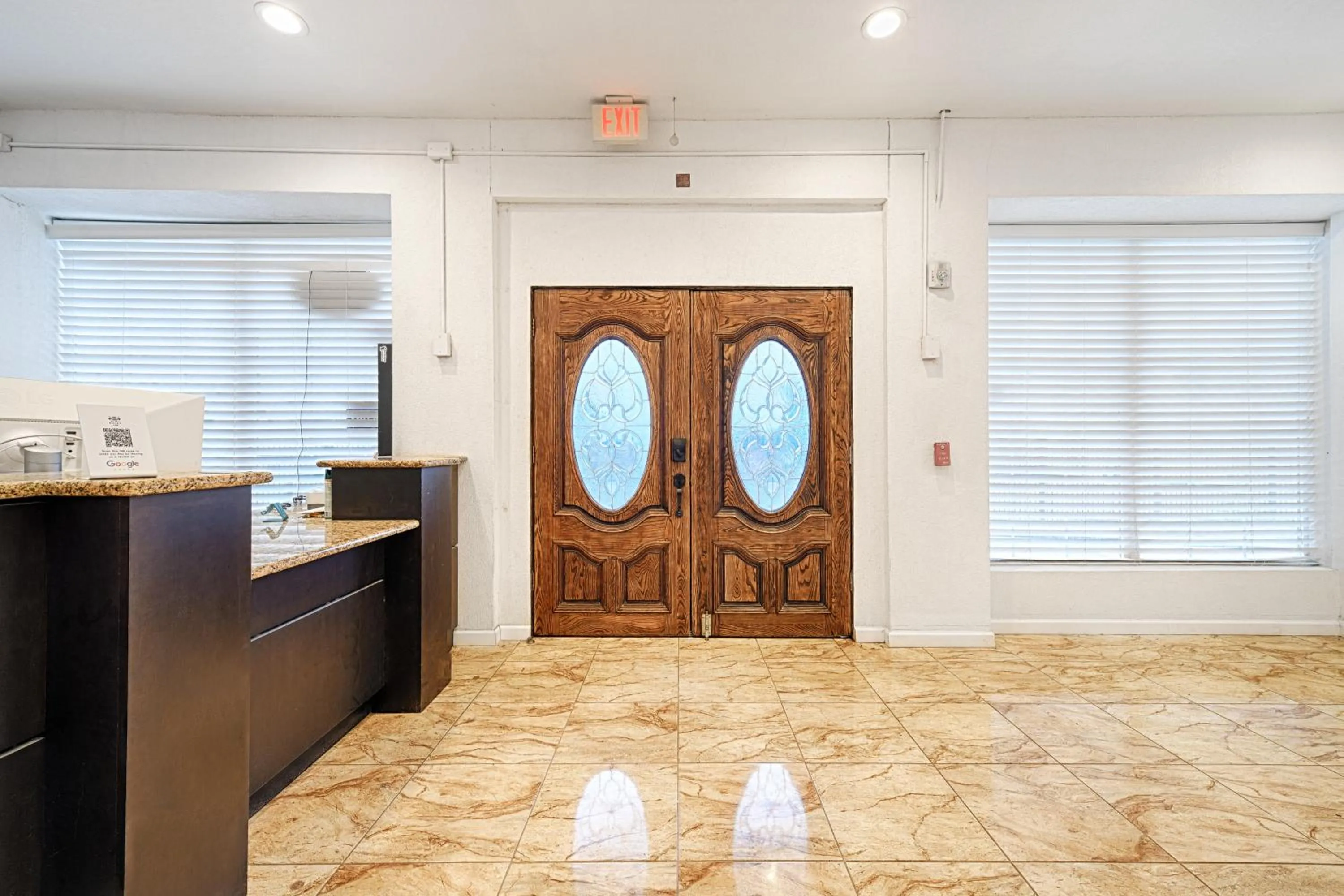 Facade/entrance in Hotel Dilley Grand