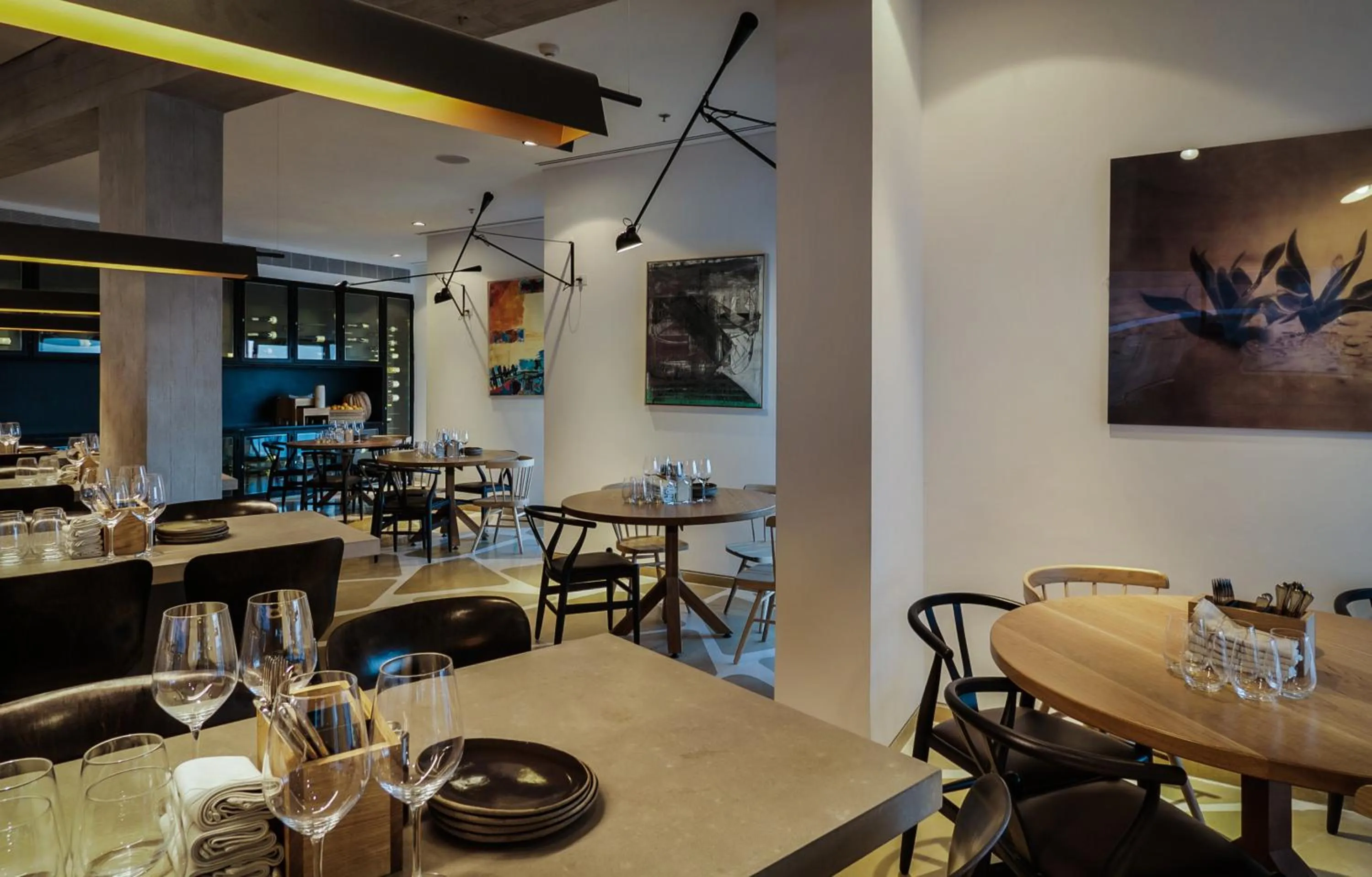 Restaurant/places to eat in Elma Hotel and Art Complex