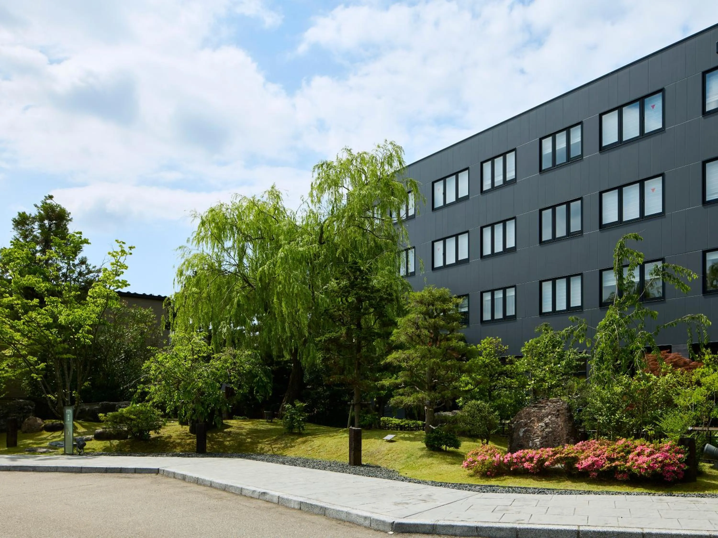 Property building in Kanazawa Sainoniwa Hotel