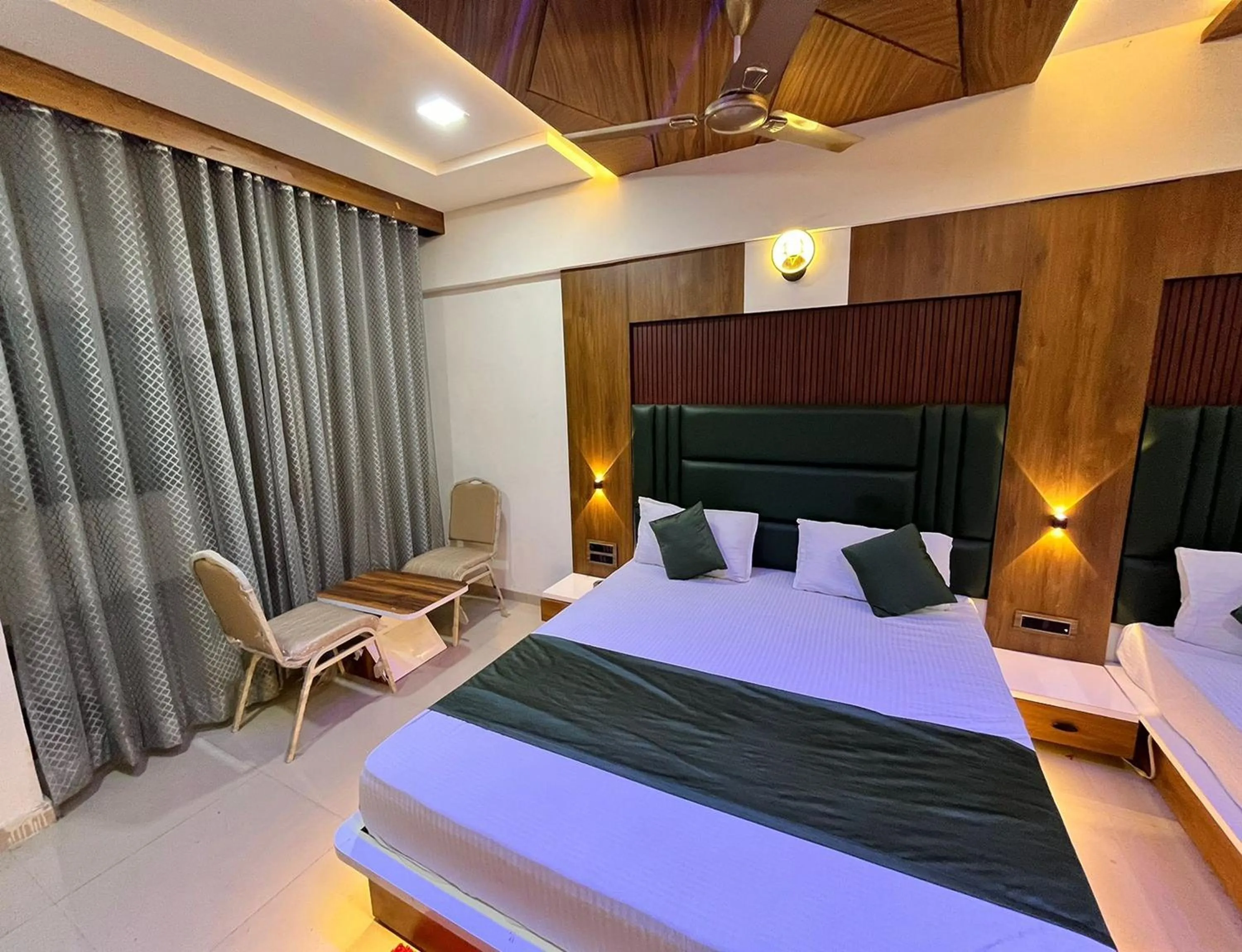 Bed in Hotel The Grand Near Maninagar Railway Station Ahmedabad