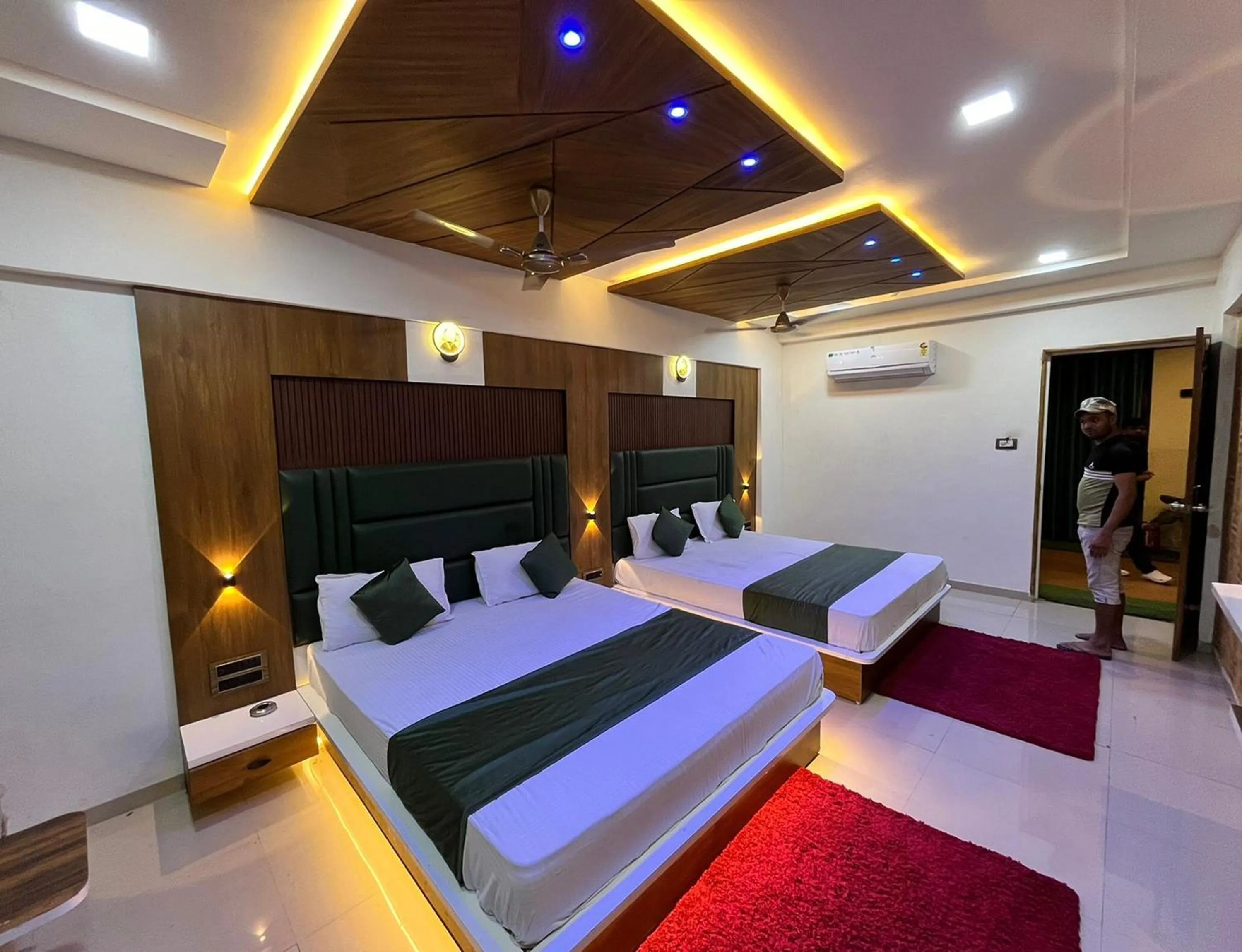 Bed in Hotel The Grand Near Maninagar Railway Station Ahmedabad