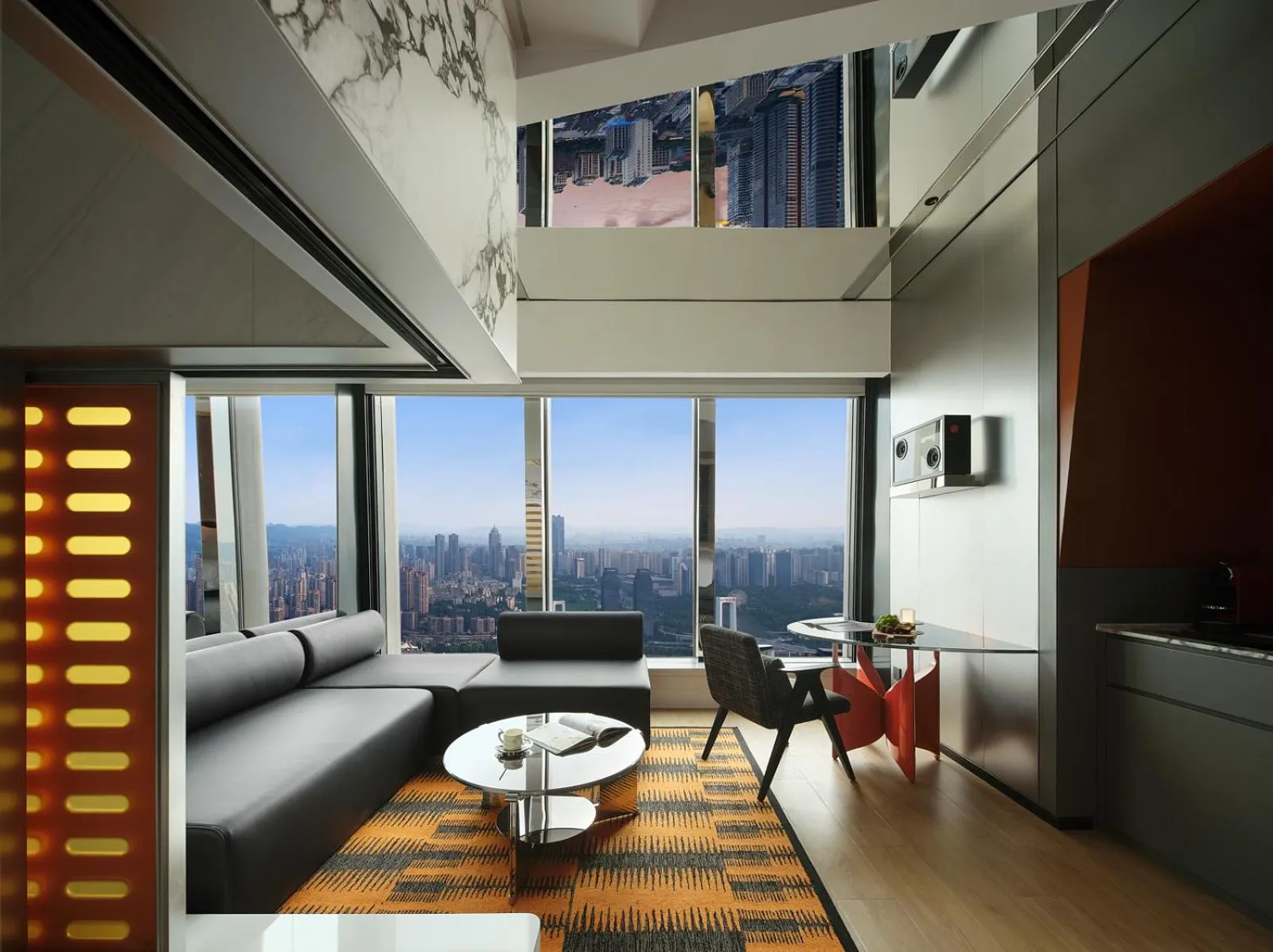 Seating area in ISEYA Panoramic Hotel Chongqing Jiefangbei Flagship