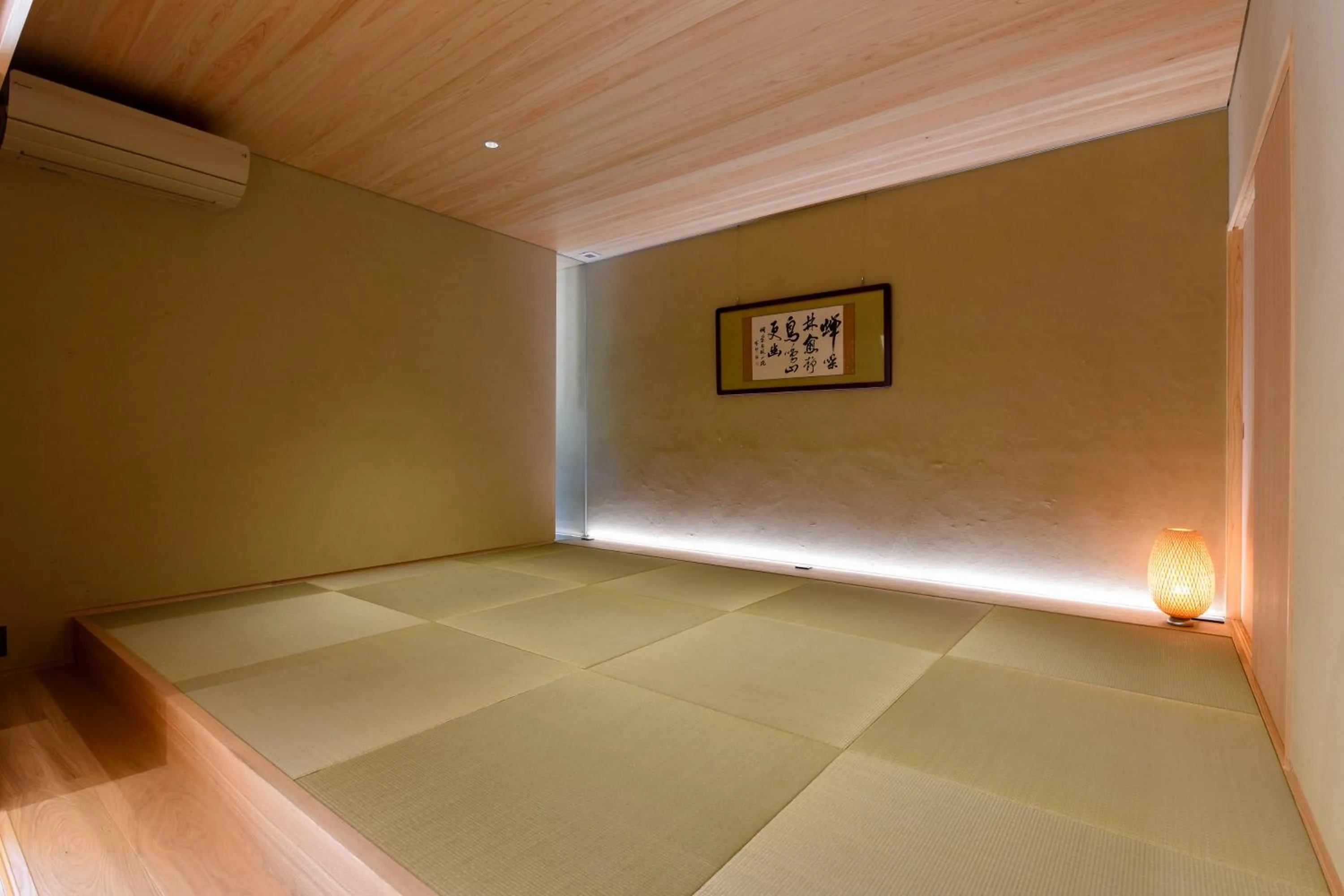 Photo of the whole room, Bed in Kinshuusanso