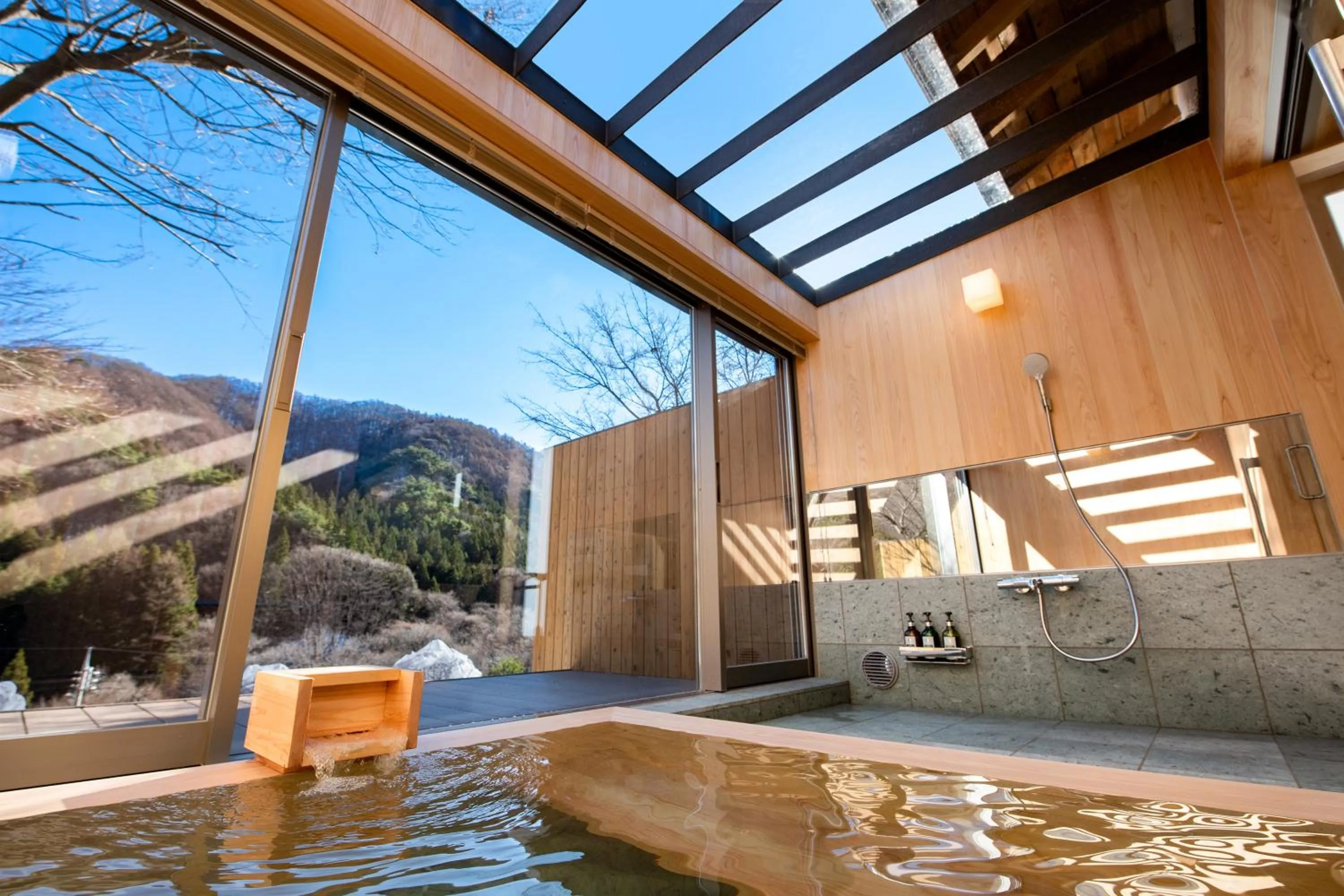 Hot Spring Bath in Kinshuusanso