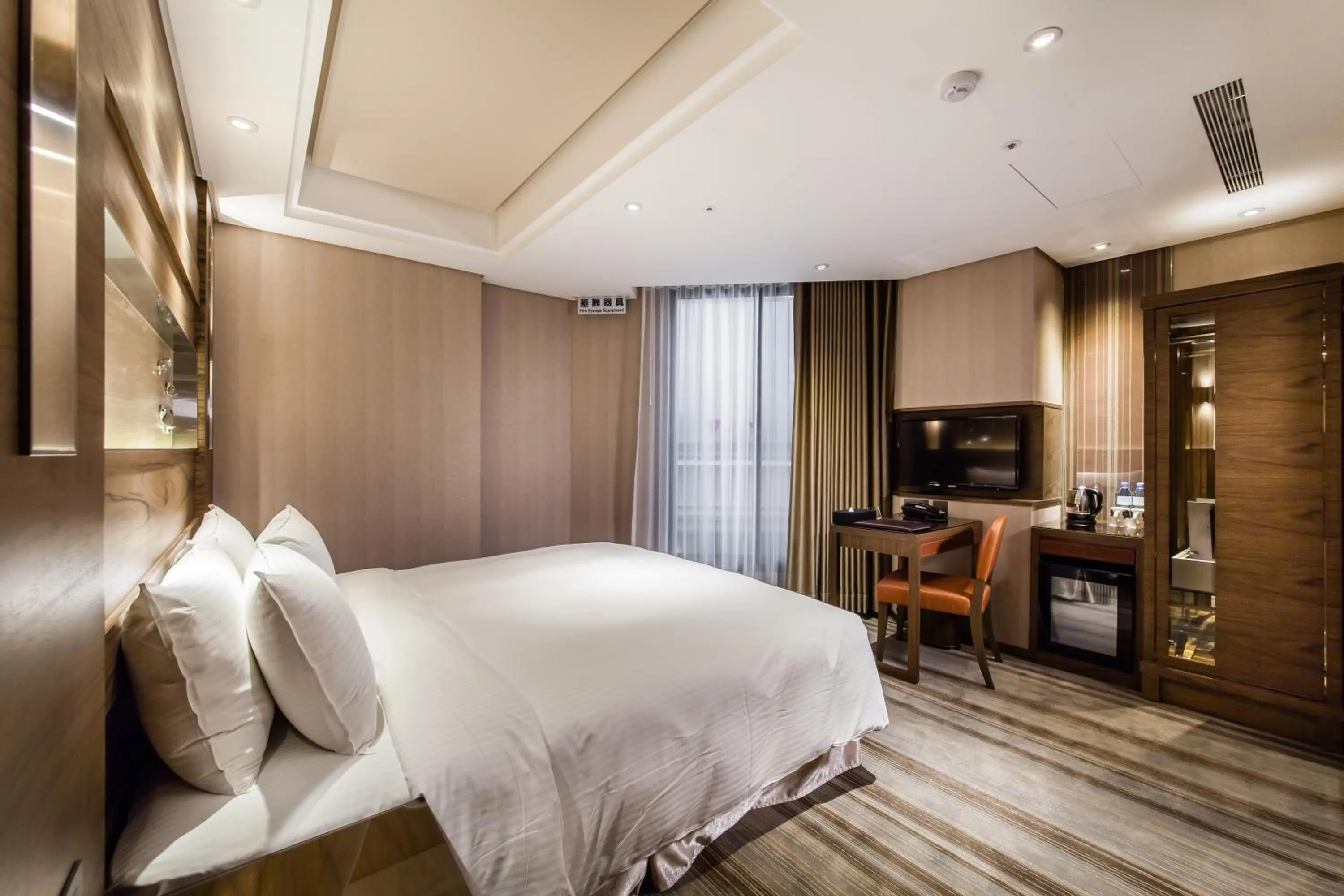 Photo of the whole room, Bed in Green World Taipei Station