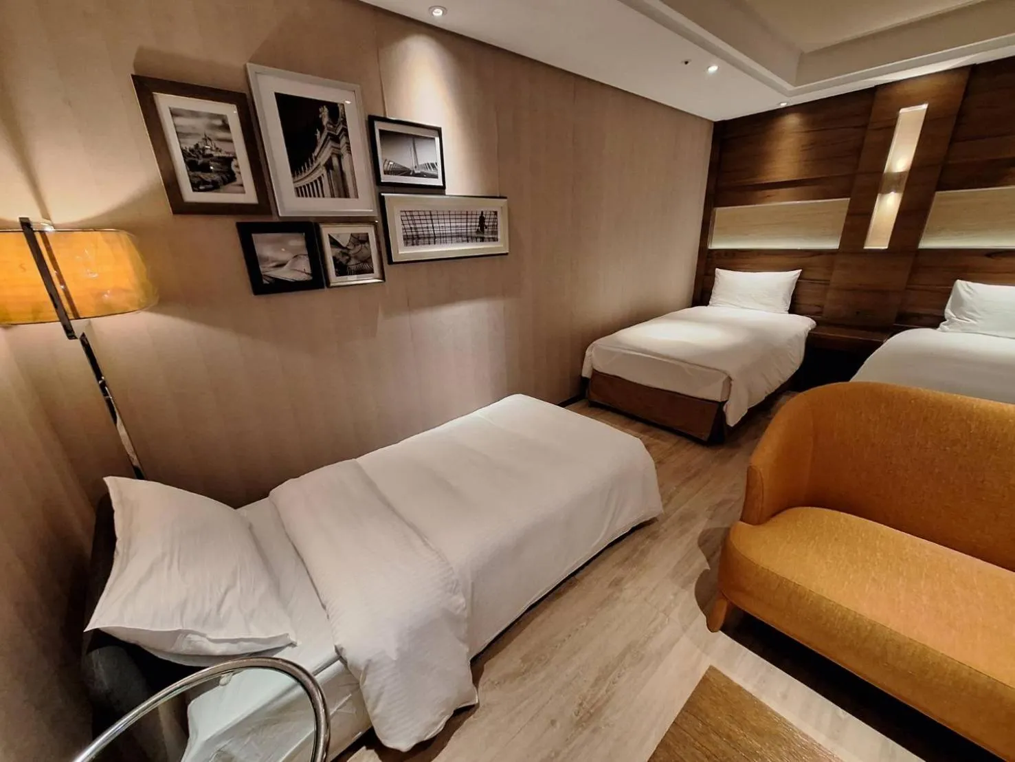 Bed in Green World Taipei Station