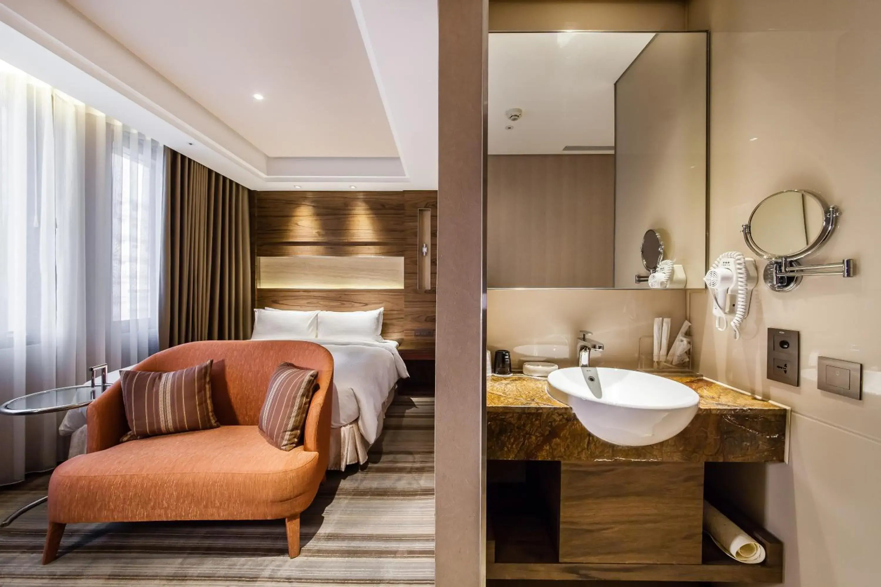 Photo of the whole room in Green World Taipei Station Photo of the whole room in Green World Taipei Station