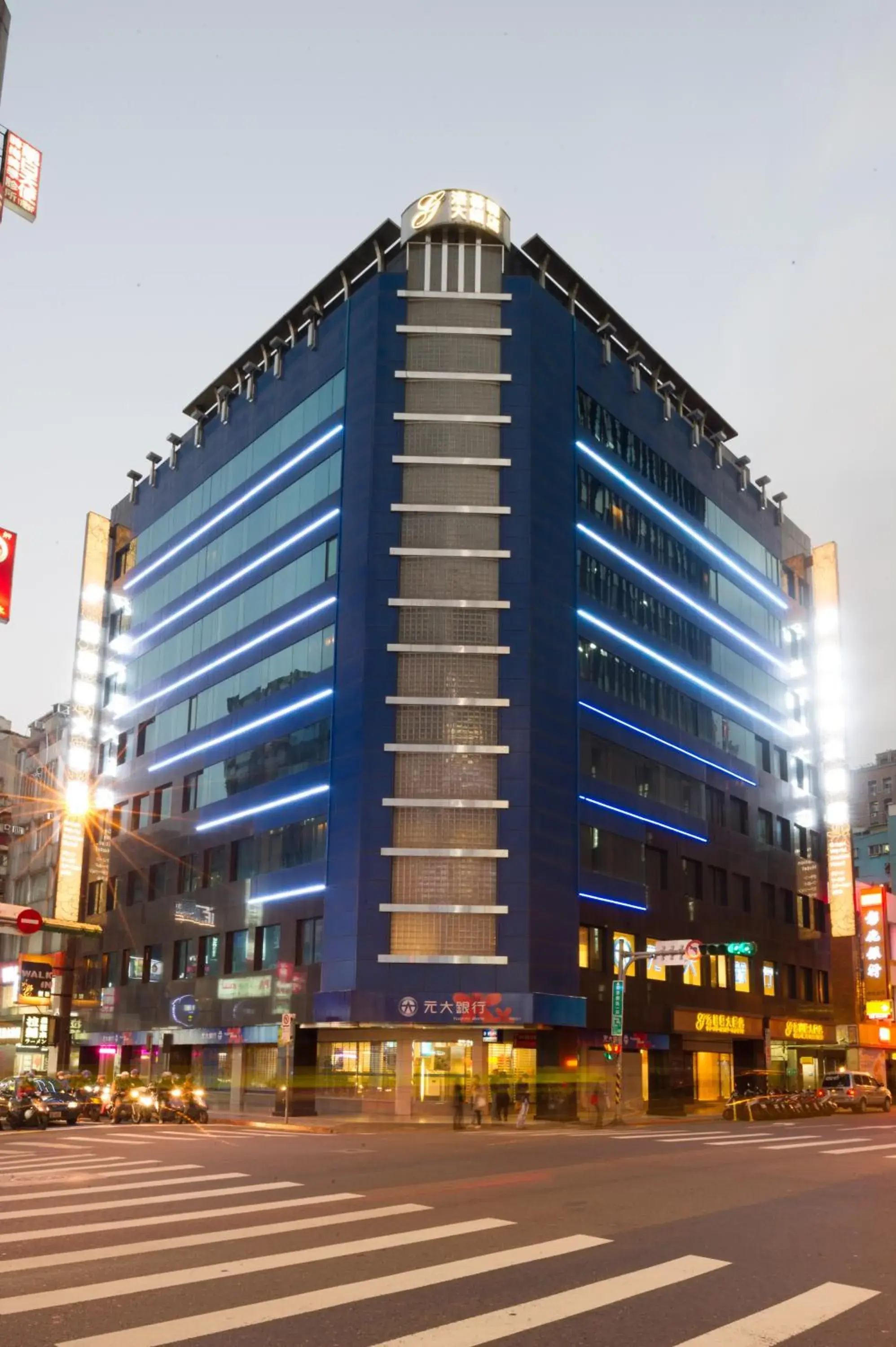 Property building in Green World Taipei Station Property building in Green World Taipei Station