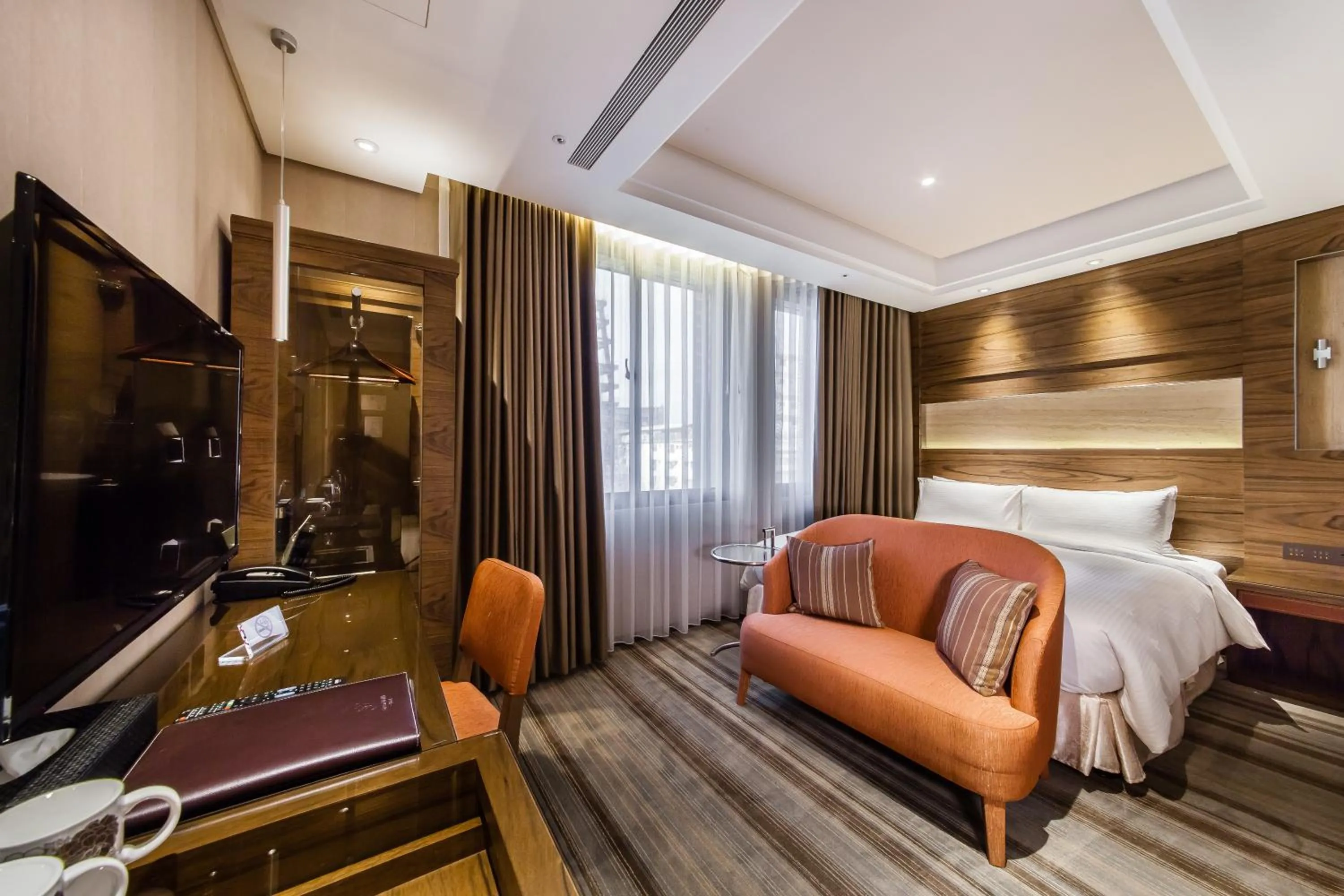 Photo of the whole room in Green World Taipei Station