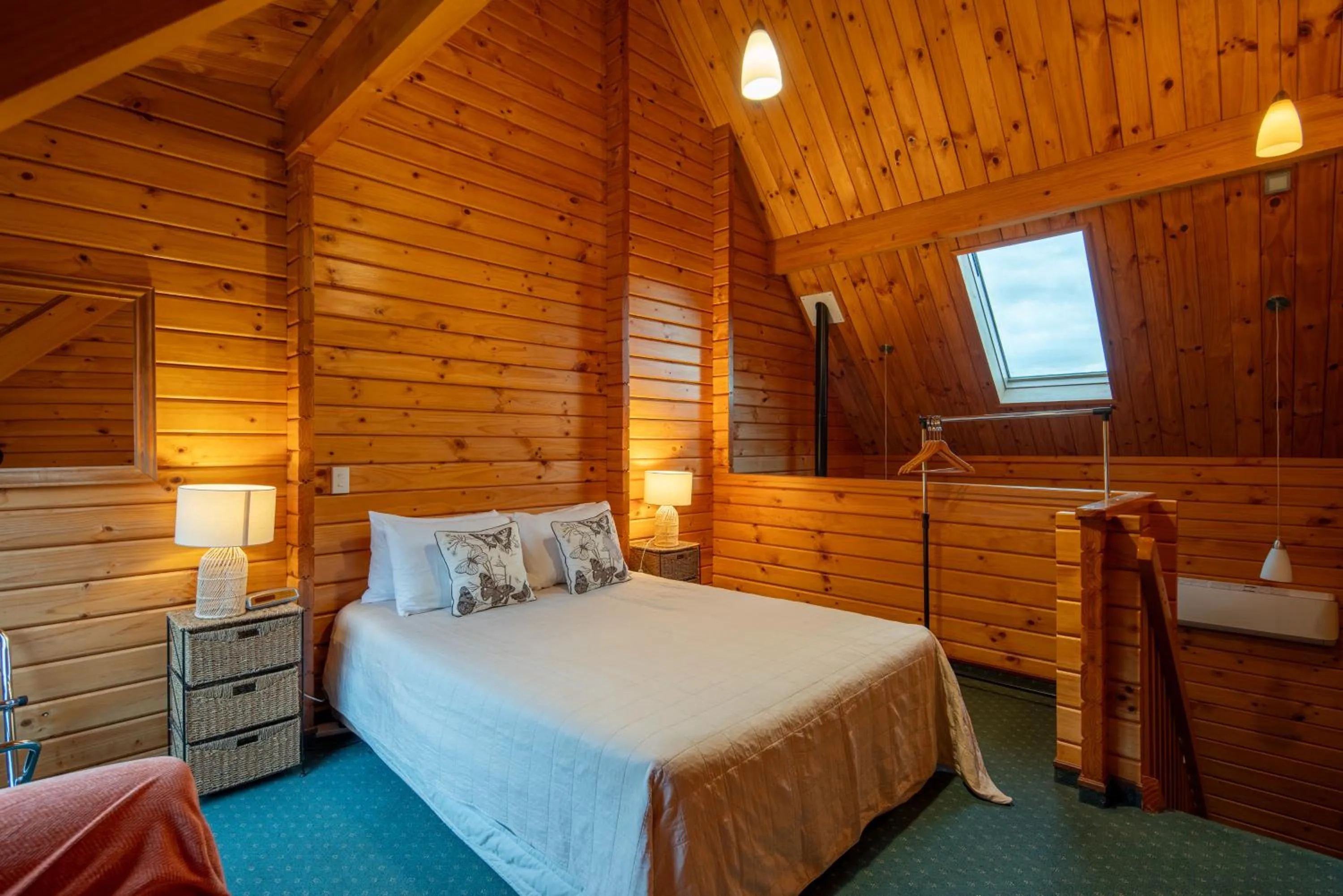 Bedroom, Bed in Fox Glacier Lodge