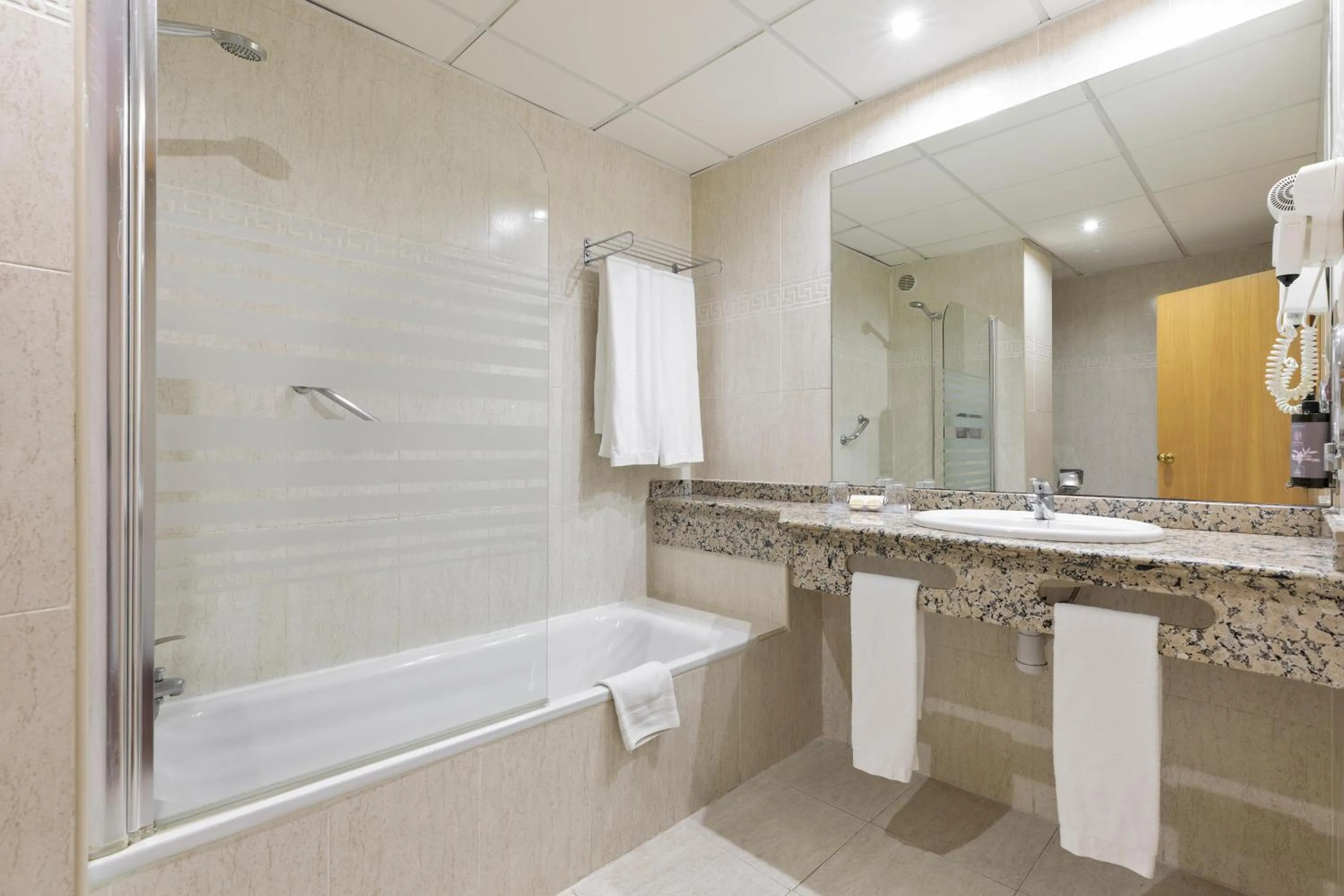 Shower in Hotel Best Benalmadena