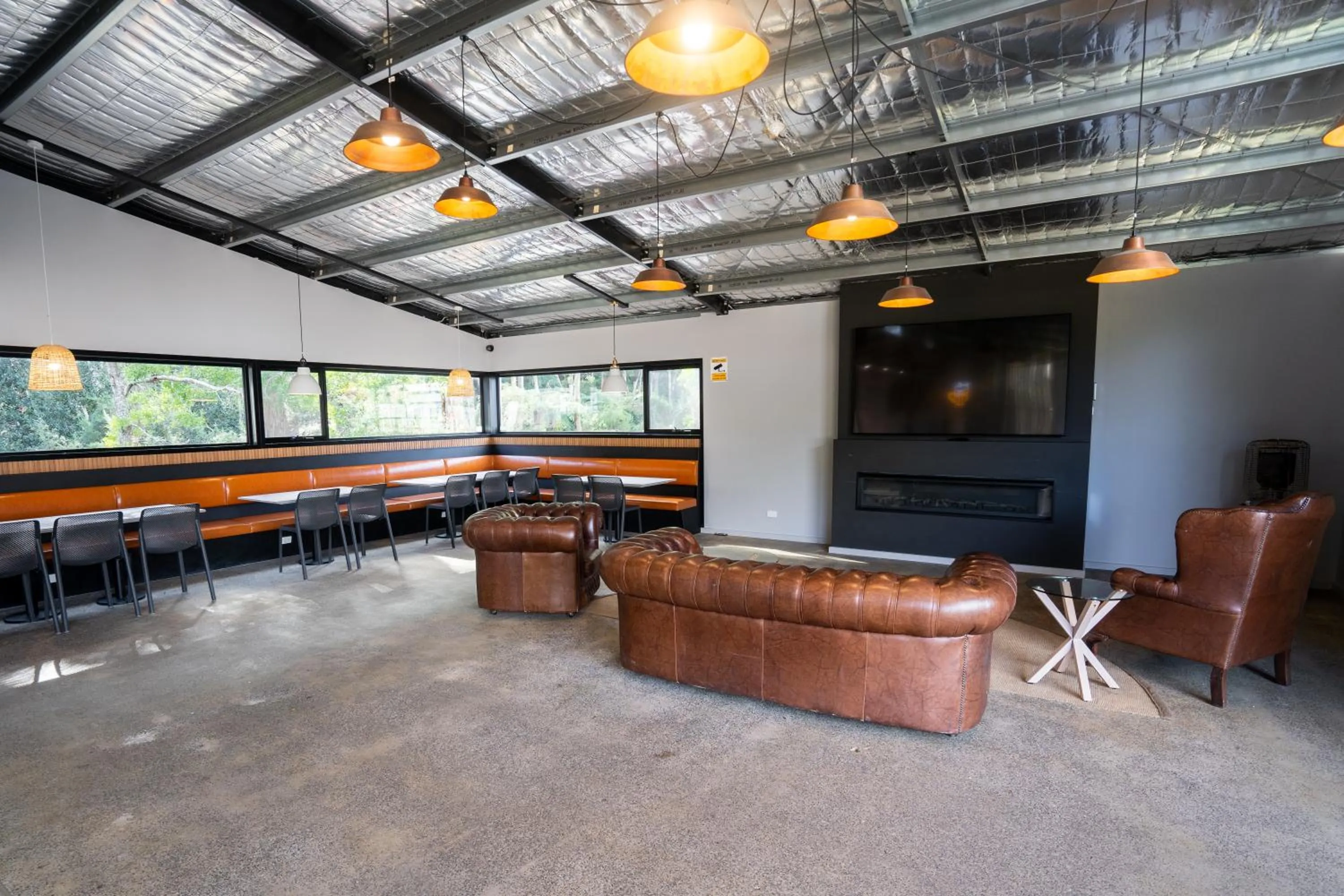 Communal lounge/ TV room in BIG4 Yarra Valley Park Lane Holiday Park