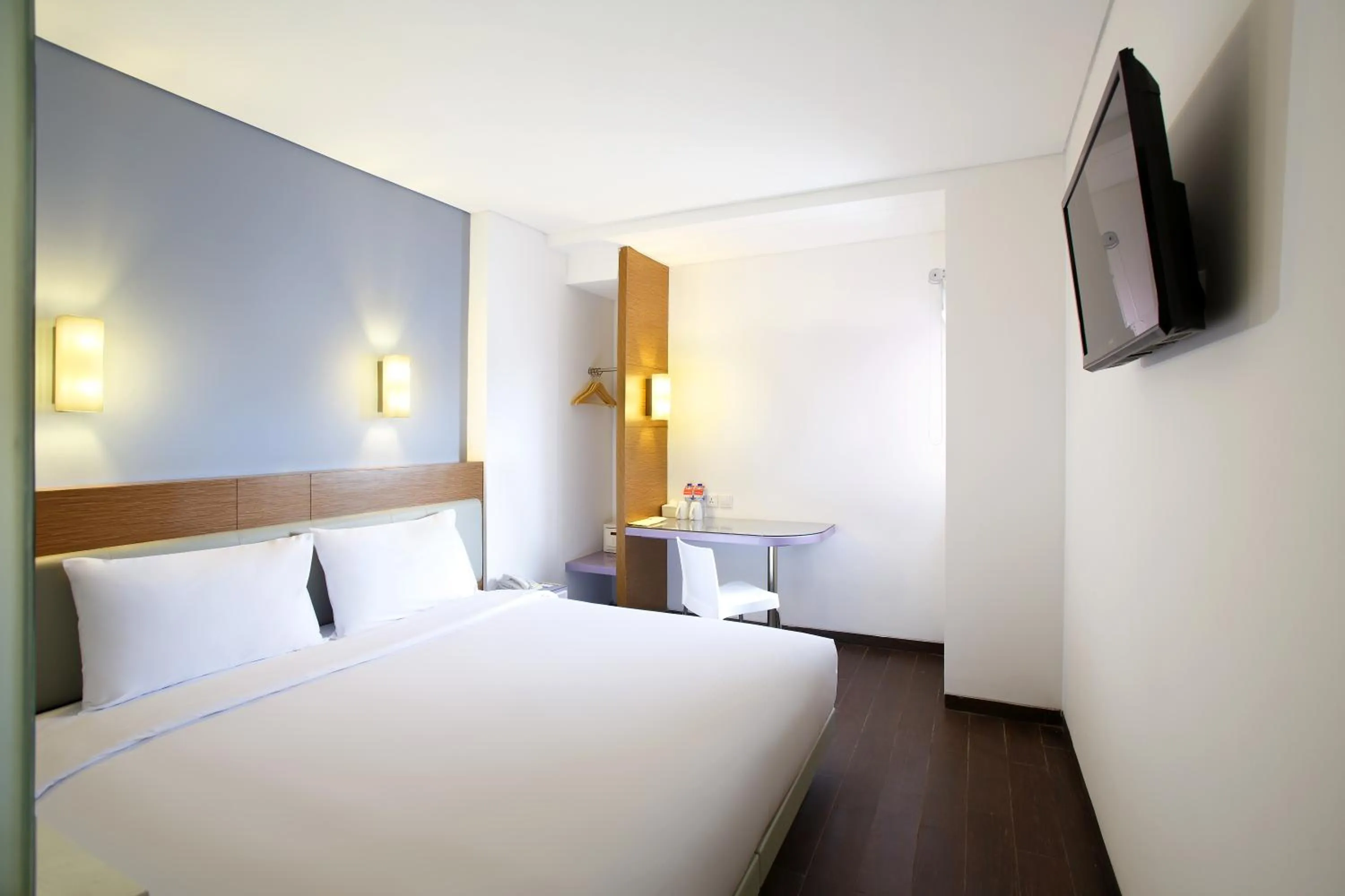 Bedroom in Amaris Hotel Pasar Baru