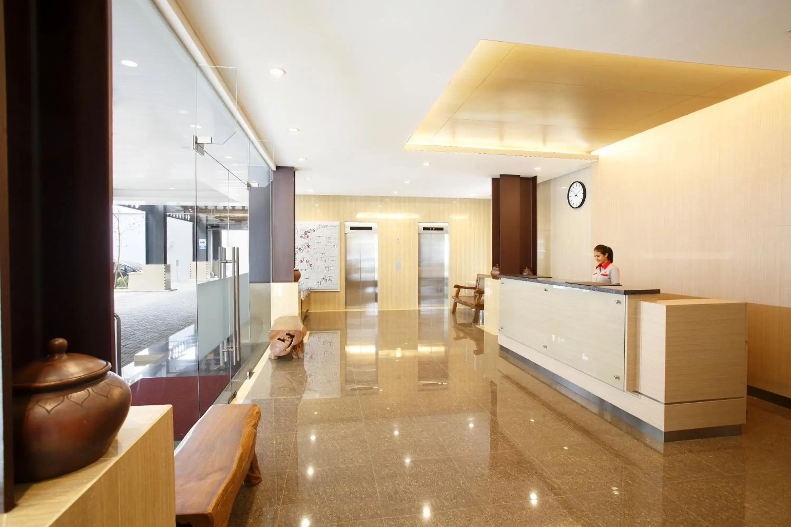Lobby or reception, Lobby/Reception in Amaris Hotel Pasar Baru