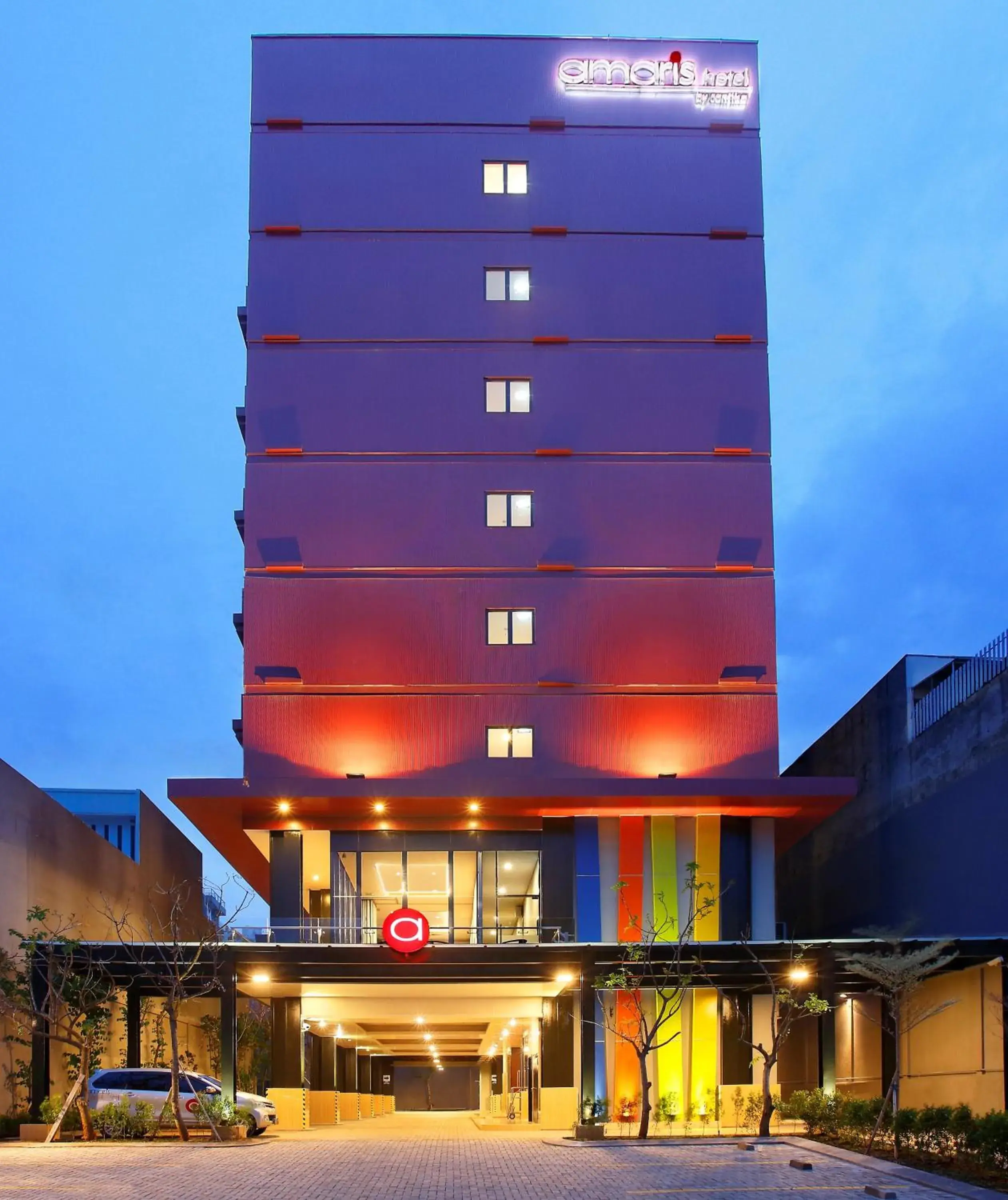 Facade/entrance, Property Building in Amaris Hotel Pasar Baru