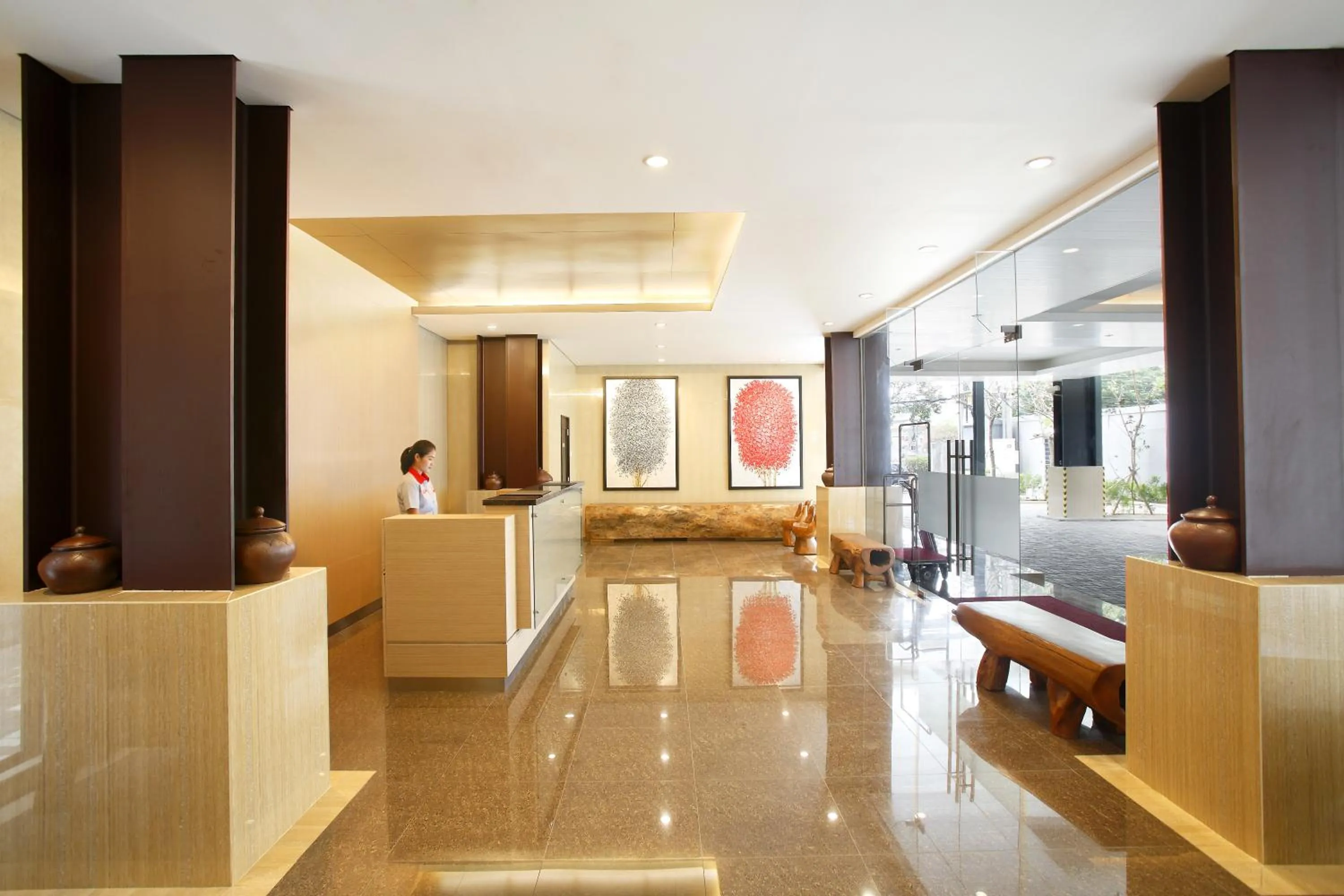 Lobby or reception in Amaris Hotel Pasar Baru