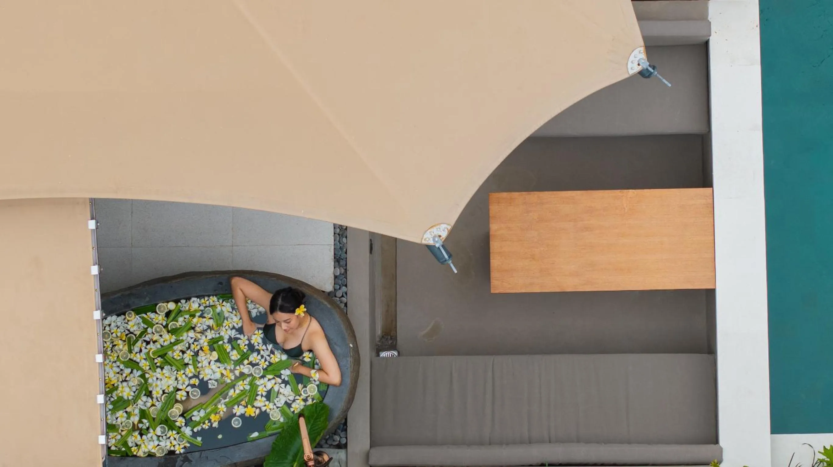 Open Air Bath in Ubud Mas Glamping Luxury Tent