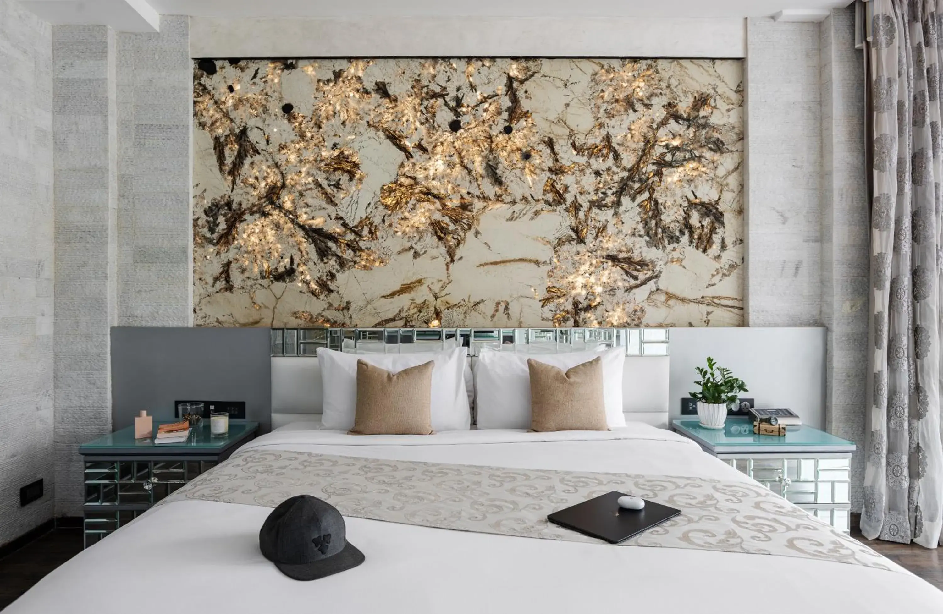 Bed in The Panoramic Getaway Bed in The Panoramic Getaway