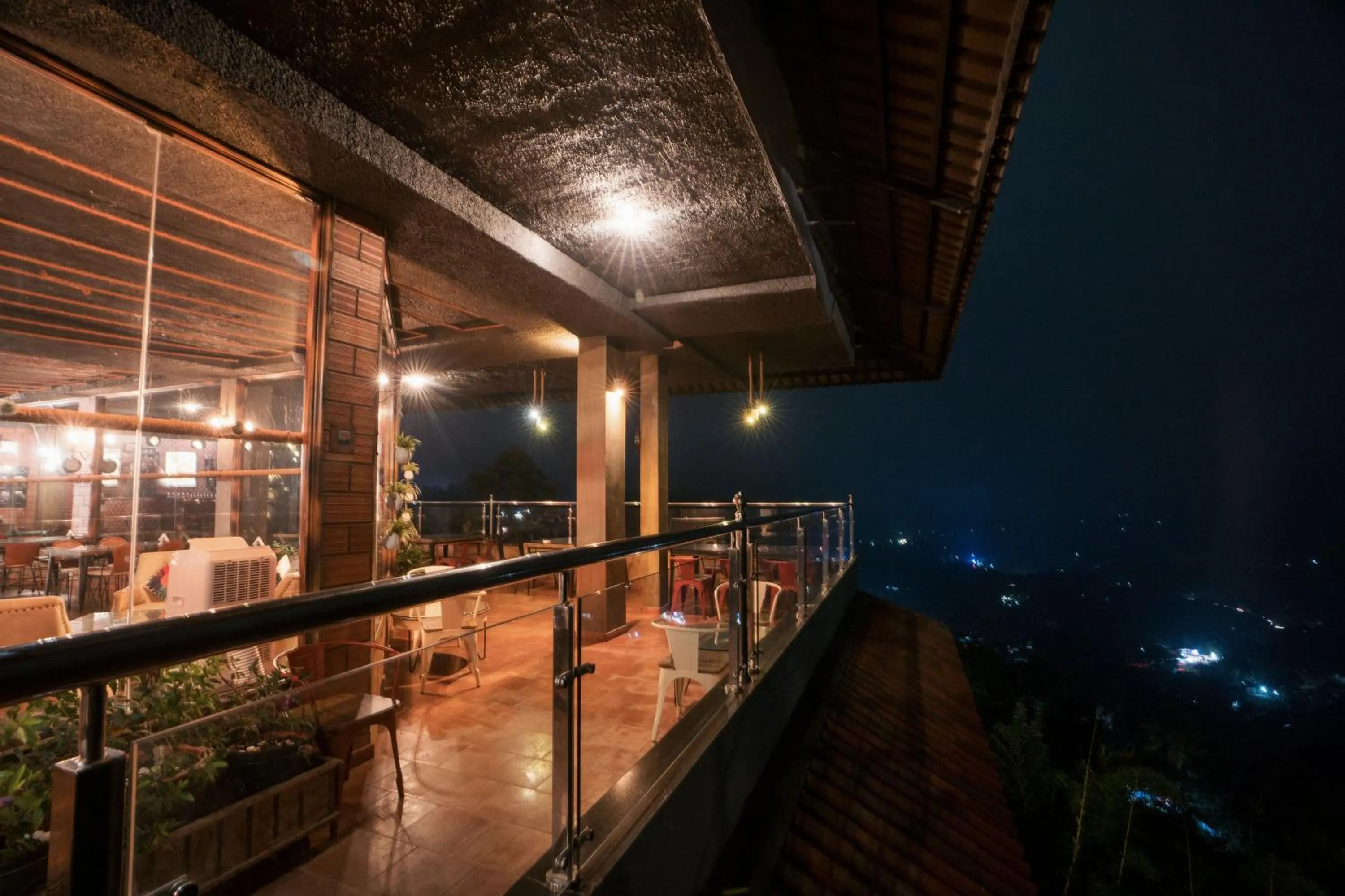 Restaurant/places to eat in The Panoramic Getaway