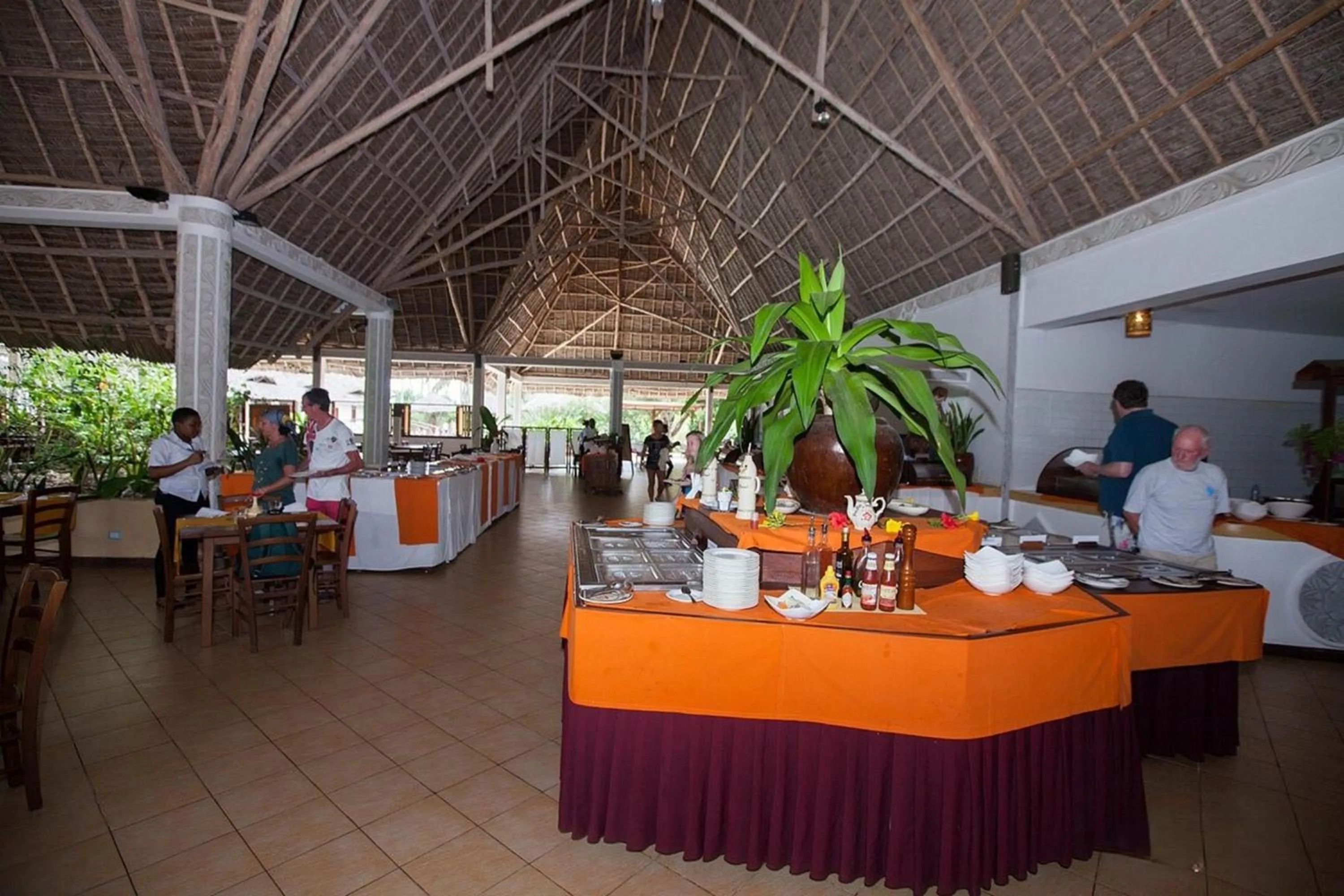 Restaurant/places to eat in JAZ Adonia