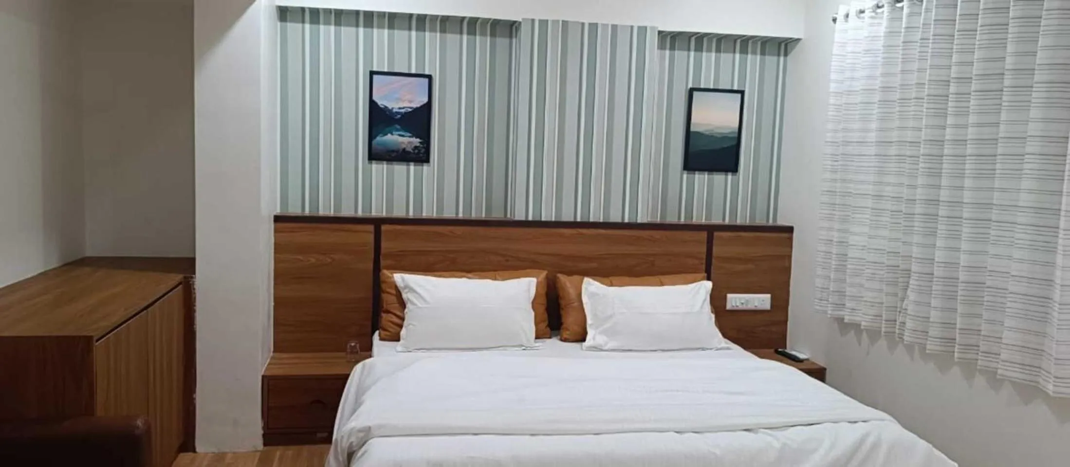 Bed in Hotel Green Park - Sector 11