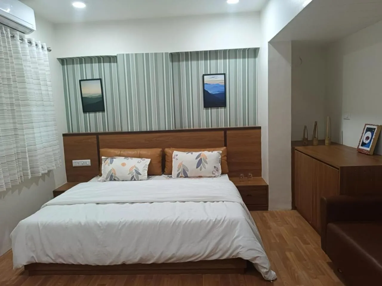 Bed in Hotel Green Park - Sector 11