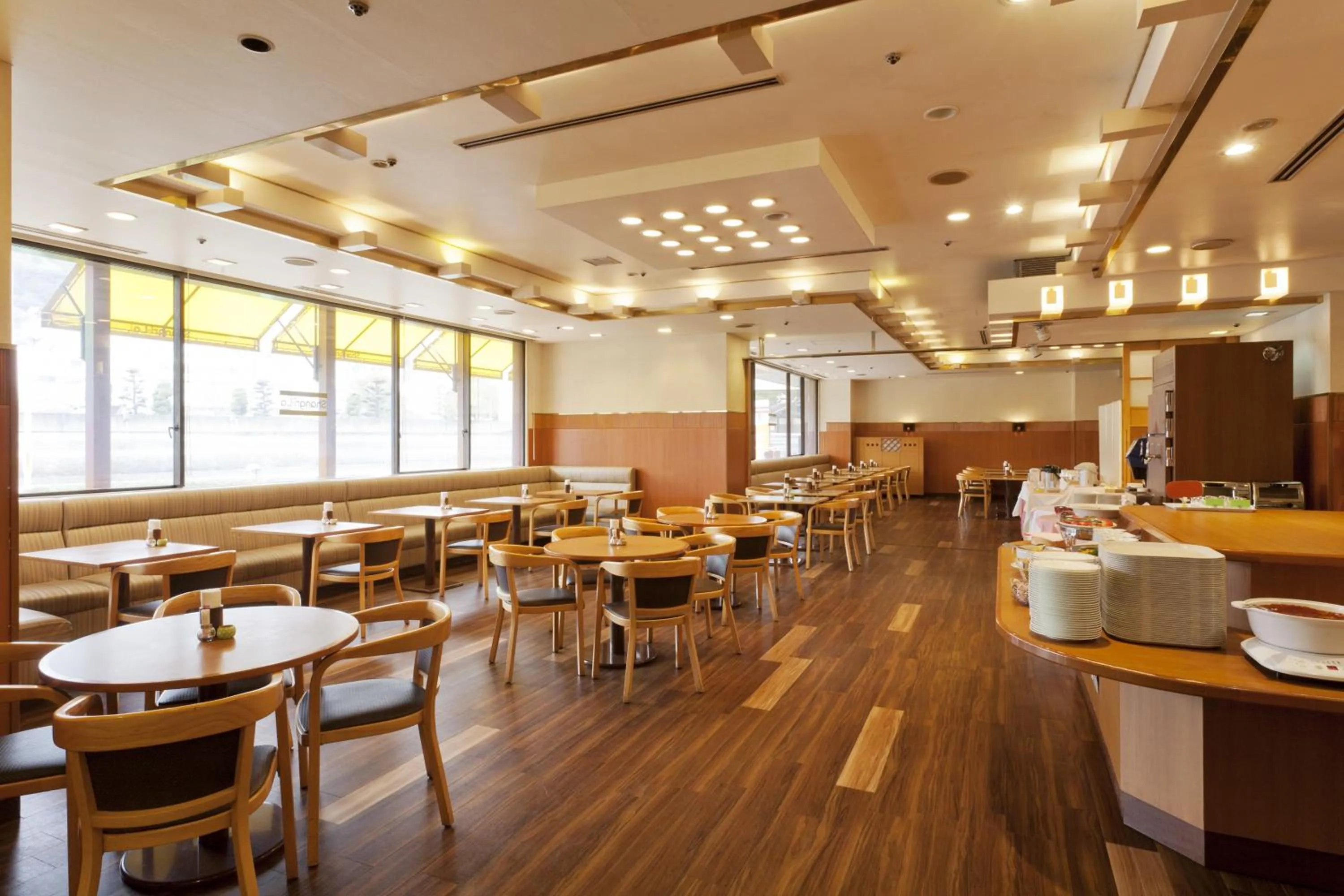 Restaurant/places to eat in Smile Hotel Tokushima