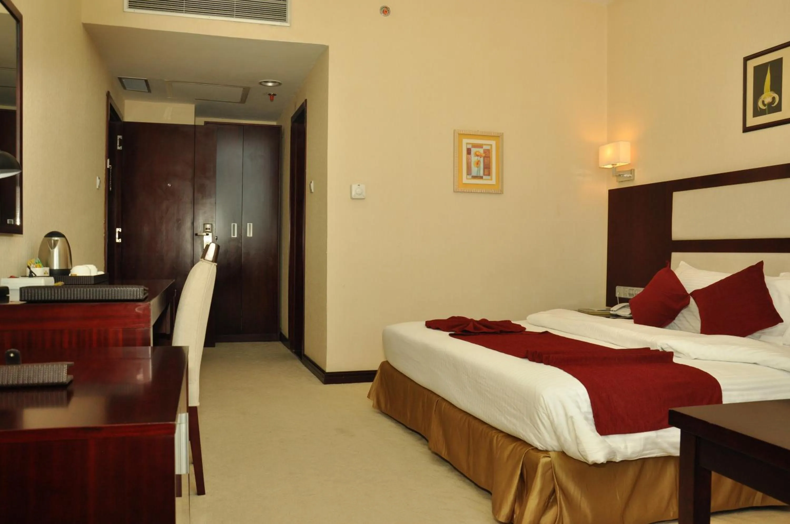 Bedroom, Bed in Harmony Hotel