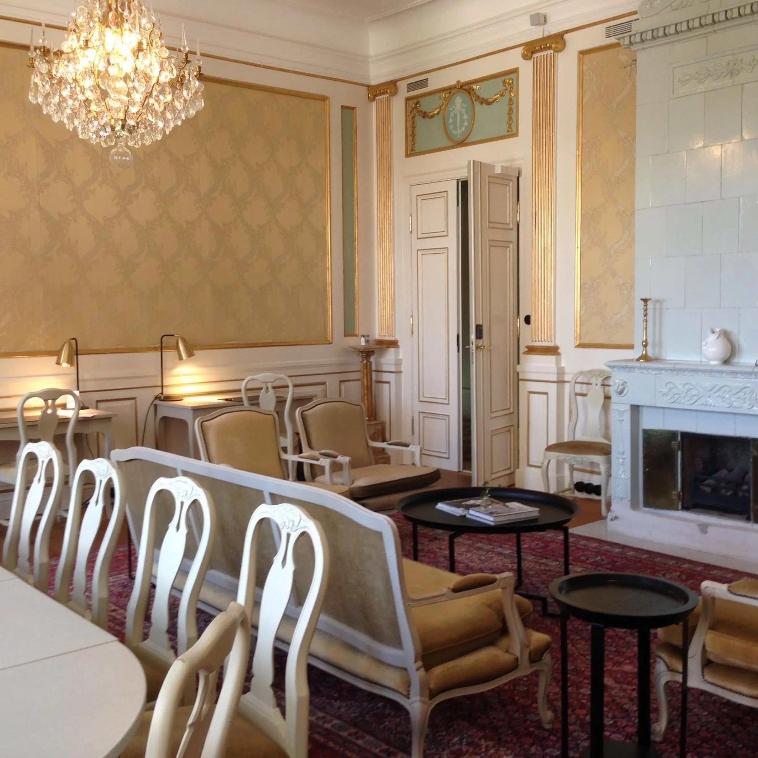 Communal lounge/ TV room in Hotel Kungsträdgården