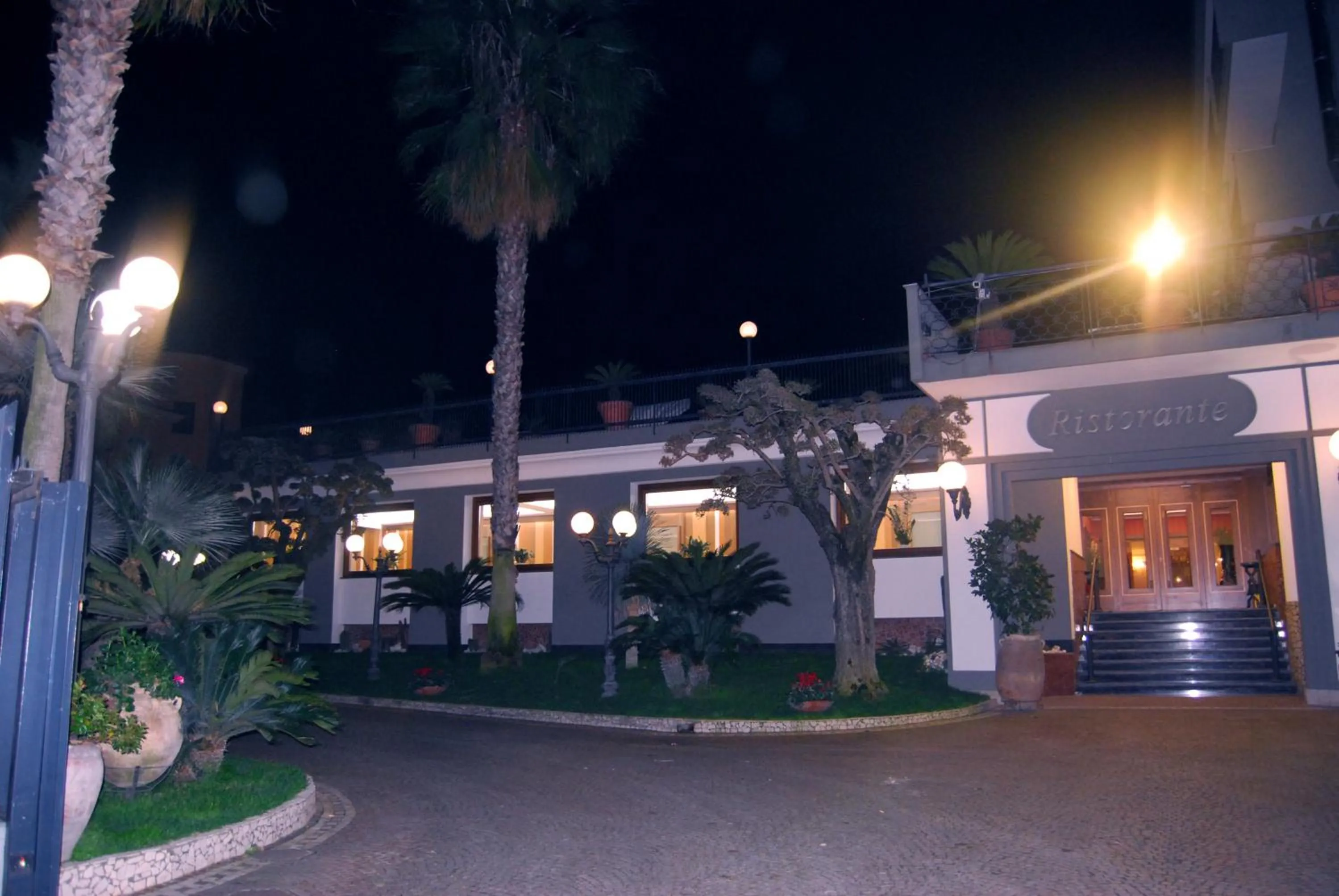 Property building in Hotel Ristorante Donato